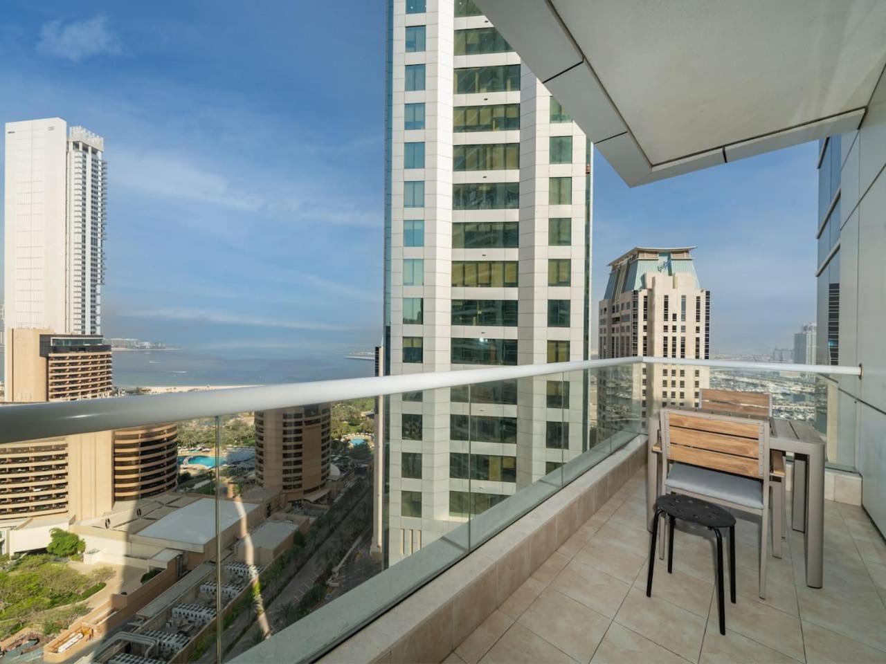 Elegant 1-bedroom Retreat With Marina Views Apartment *