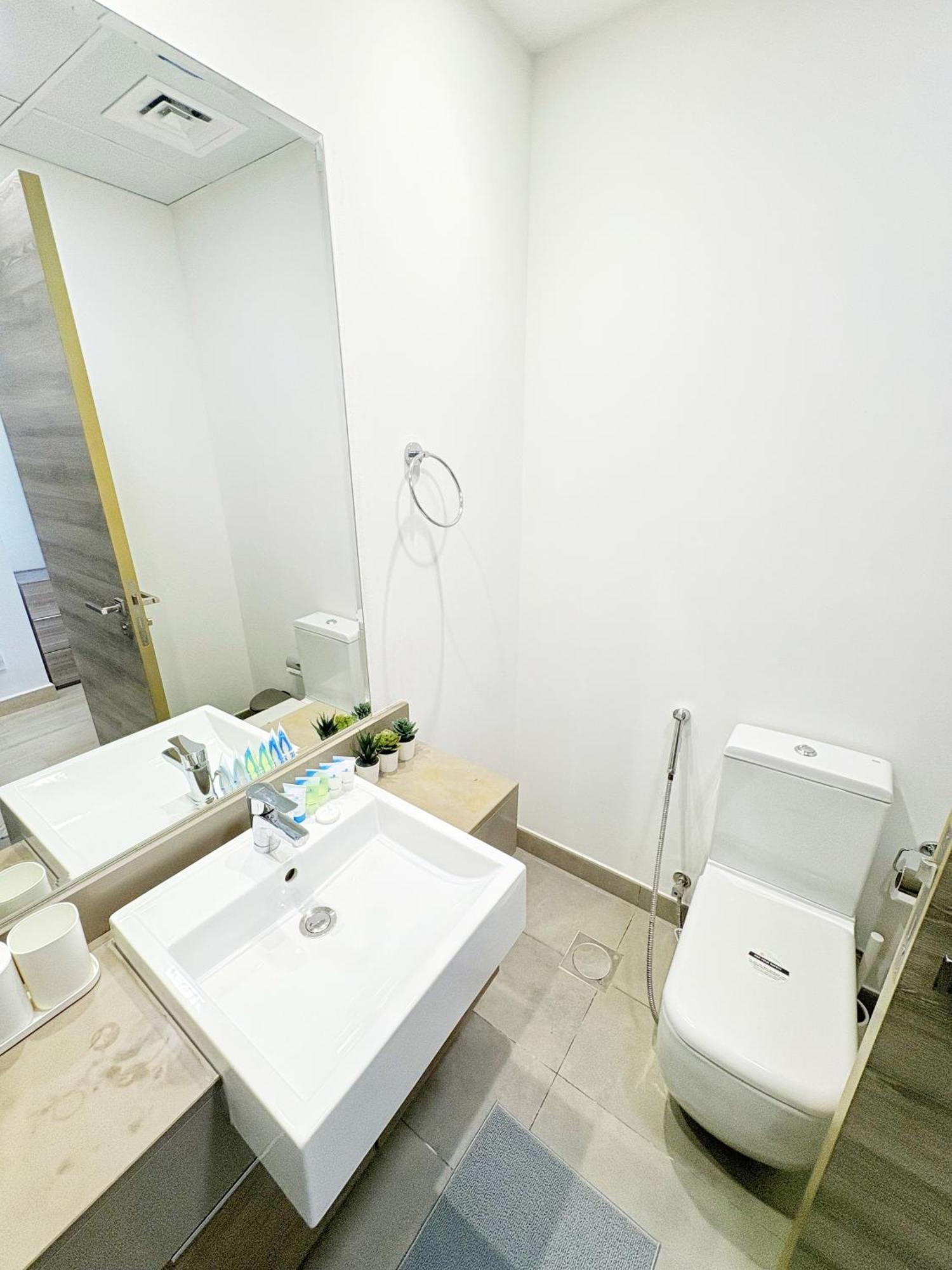 Apartment Fully Furnished Cozy Jvc Dubai, Nearby Circle Mall, Jvc