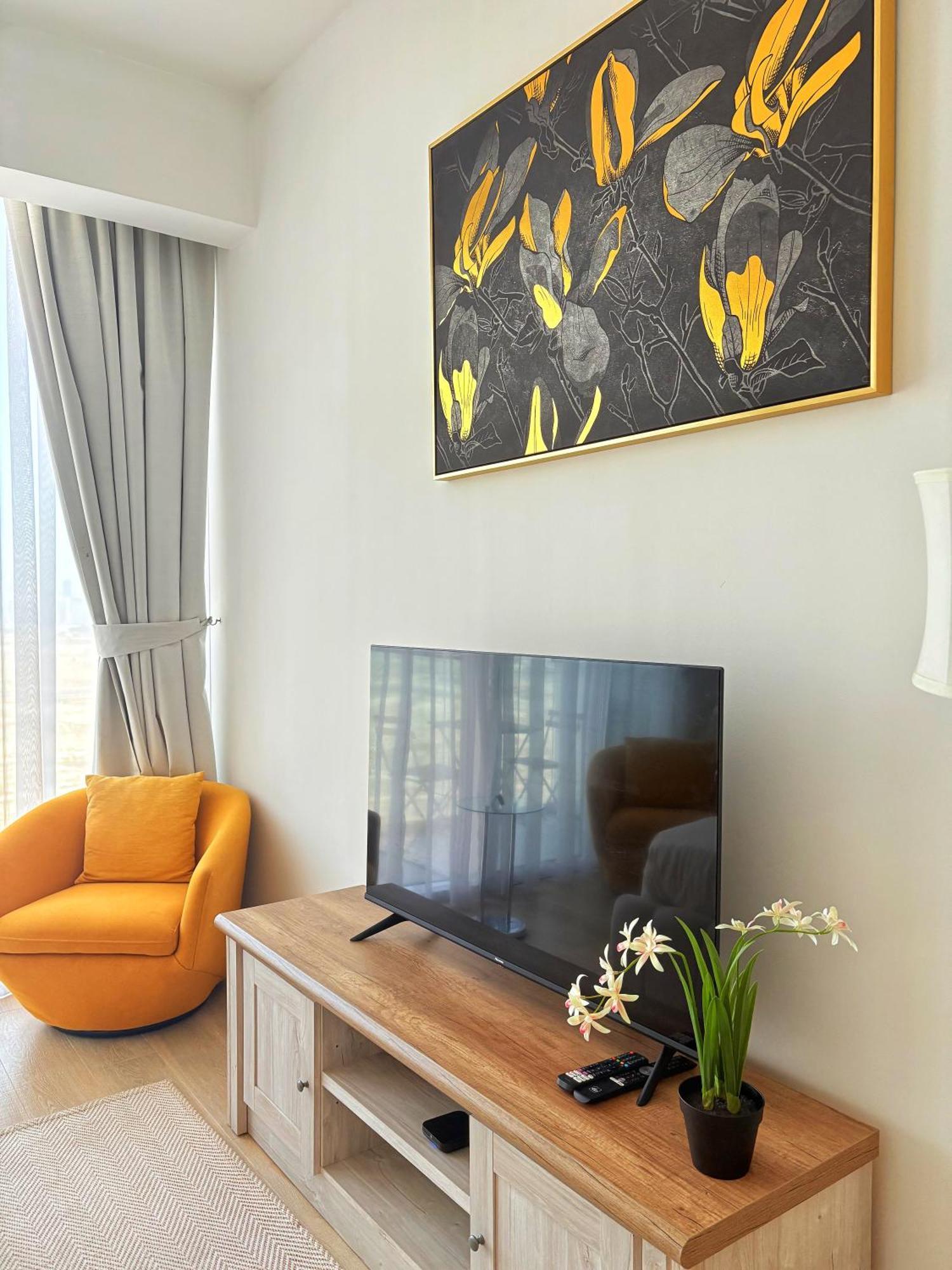 Fully Furnished Cozy Jvc Dubai, Nearby Circle Mall, Jvc Apartment *
