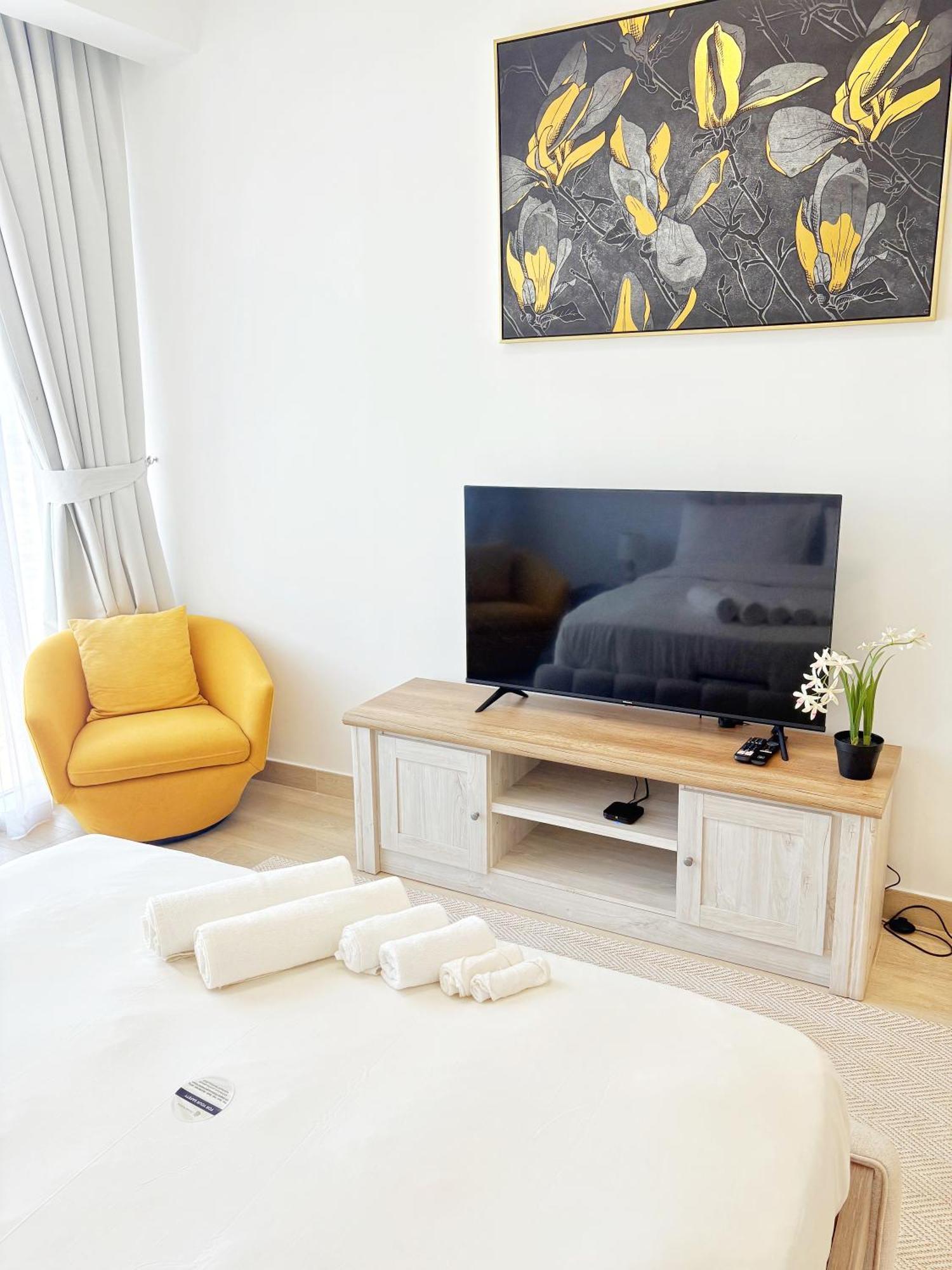 Fully Furnished Cozy Jvc Dubai, Nearby Circle Mall, Jvc Apartment