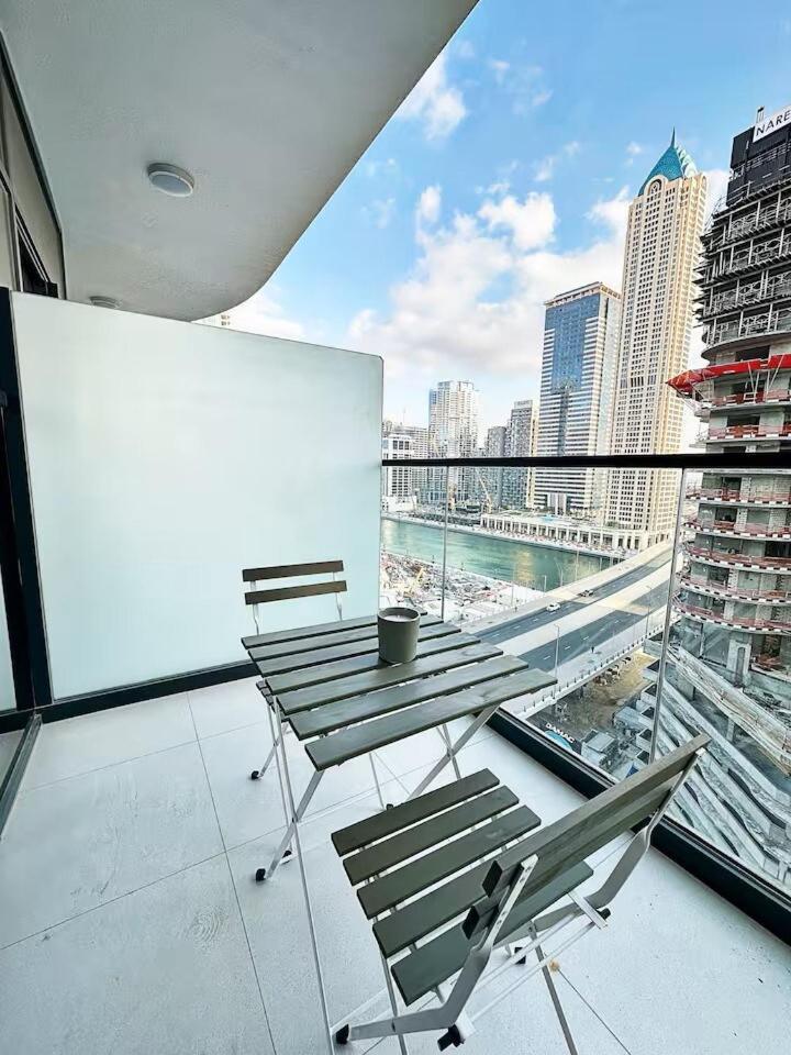 Canal Luxe Burj 1br Sleeps 4 With Pool And Gym Dubai