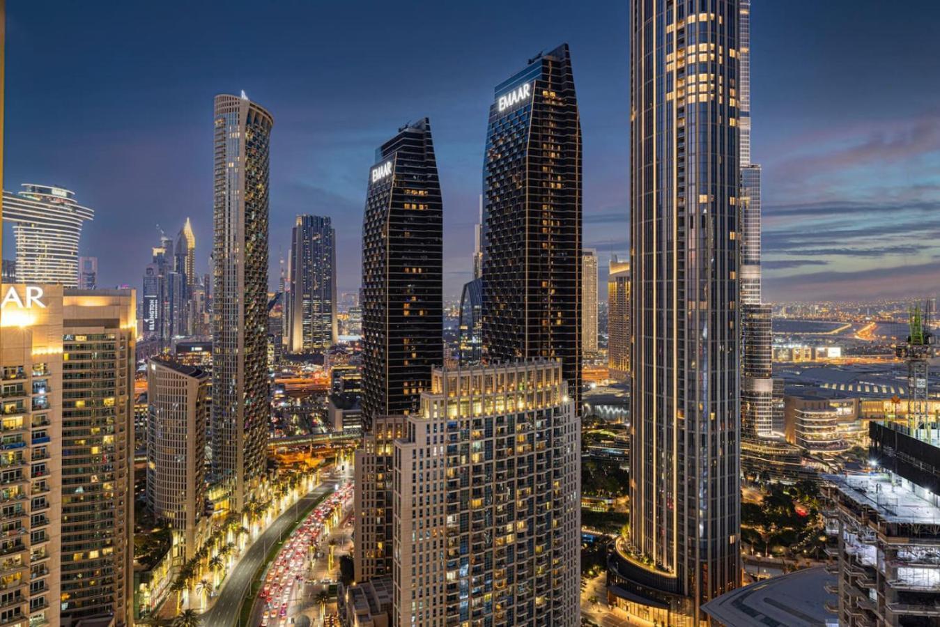 Burj Khalifa View And Mall Walk - 4br 14 Guests Apartment *