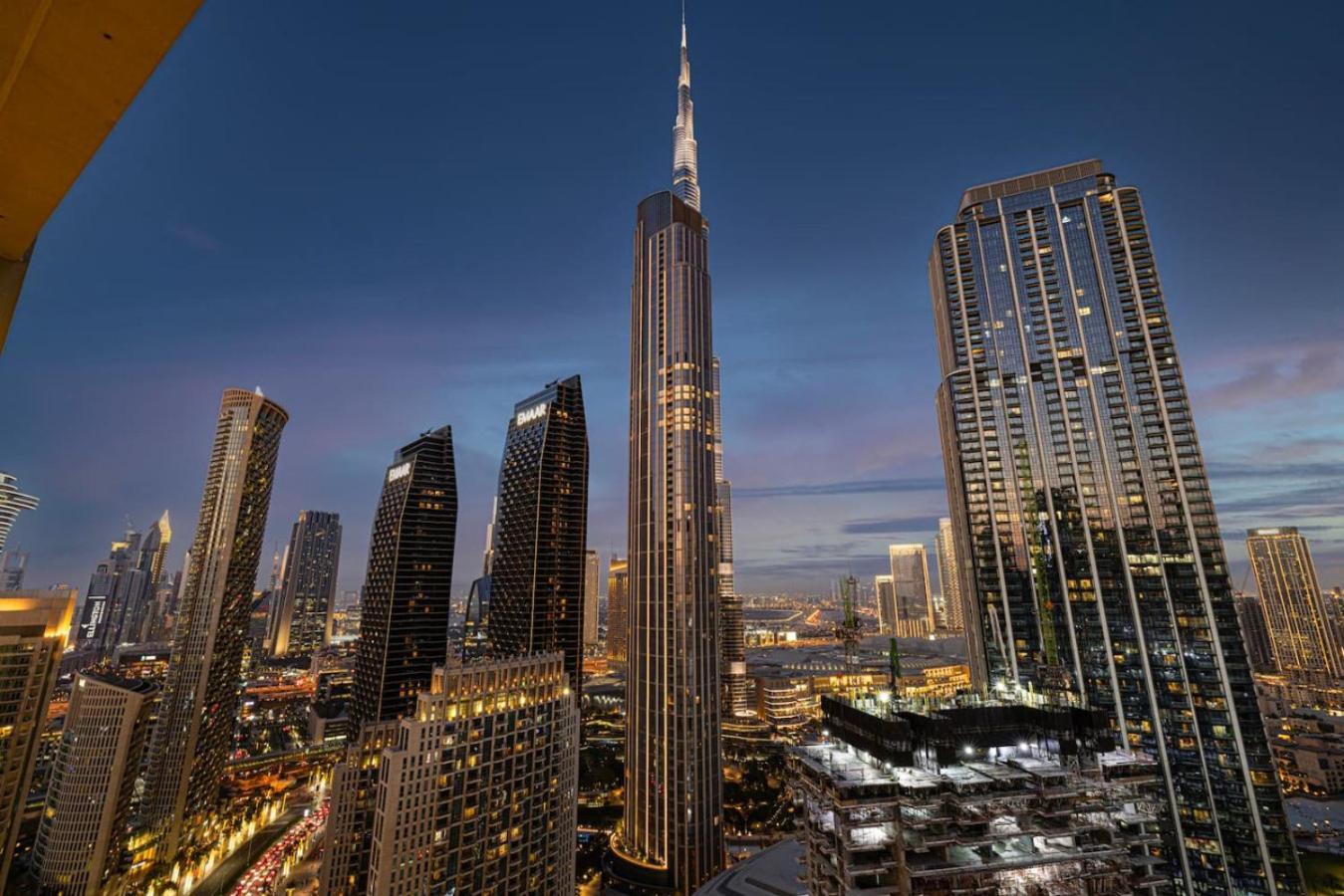 Burj Khalifa View And Mall Walk - 4br 14 Guests