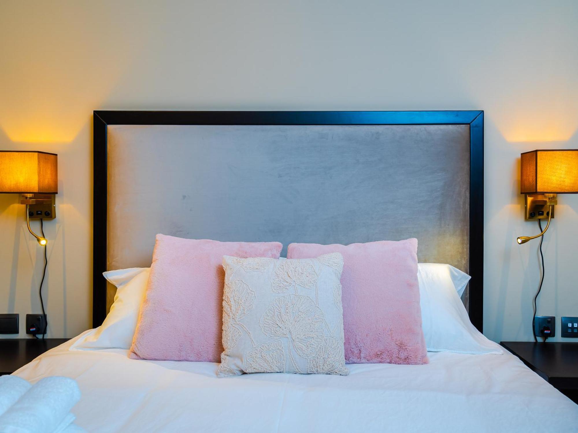 Cozy With Burj Khalifa Views Apartment *