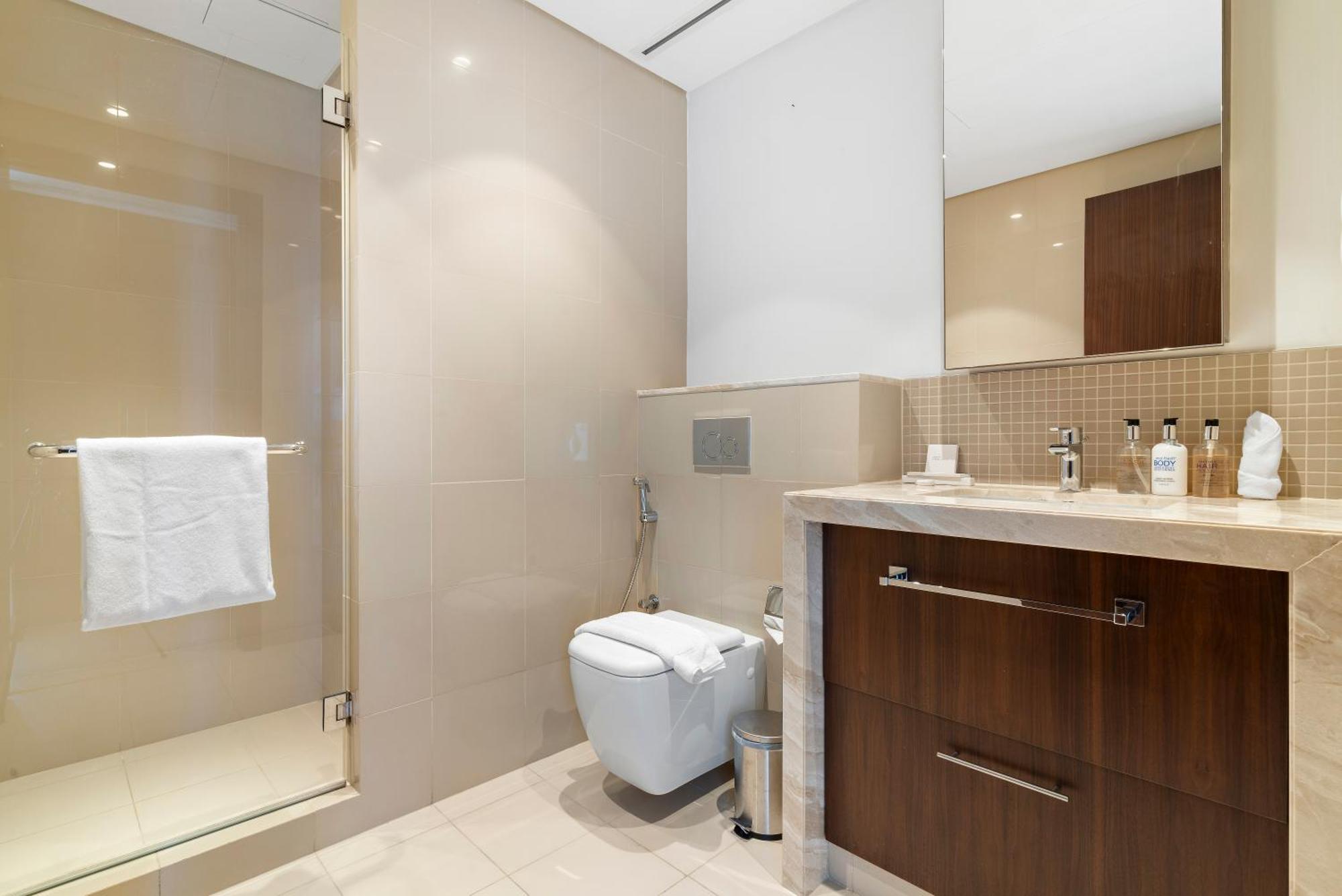 2br Blvd Point With Direct Access To Mall * Dubai