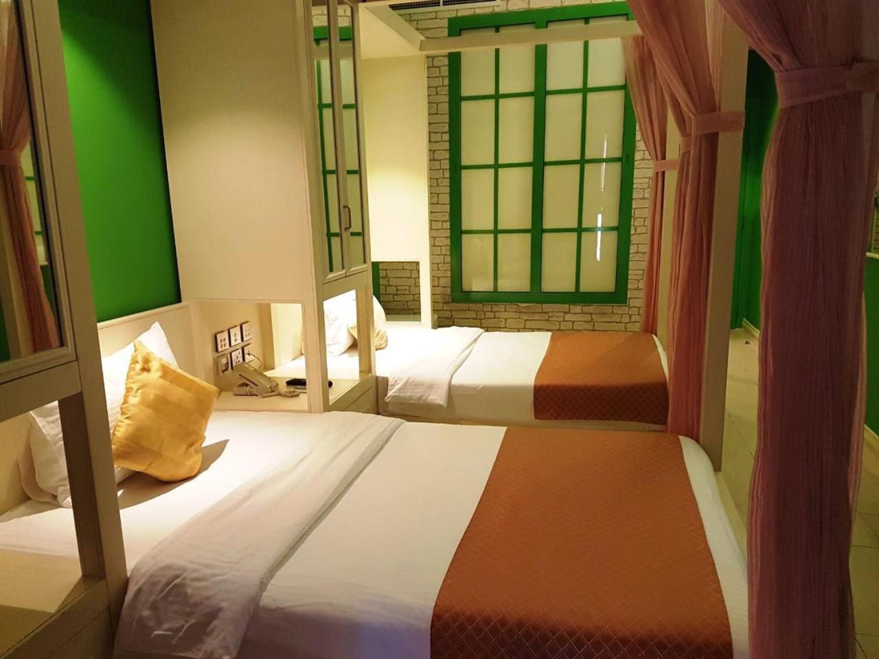 Reflections Hotel 4*