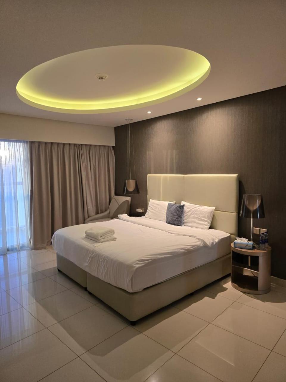 4905 Luxury View By Royal Sky Paramount Tower A Dubai
