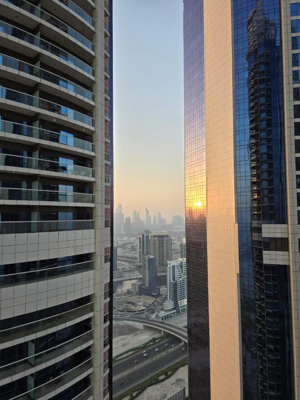 Apartment 4905 Luxury View By Royal Sky Paramount Tower A