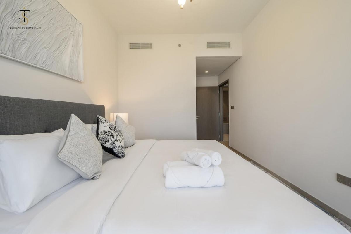 Secluded Fountain View 2br Grande - Downtown Apartment