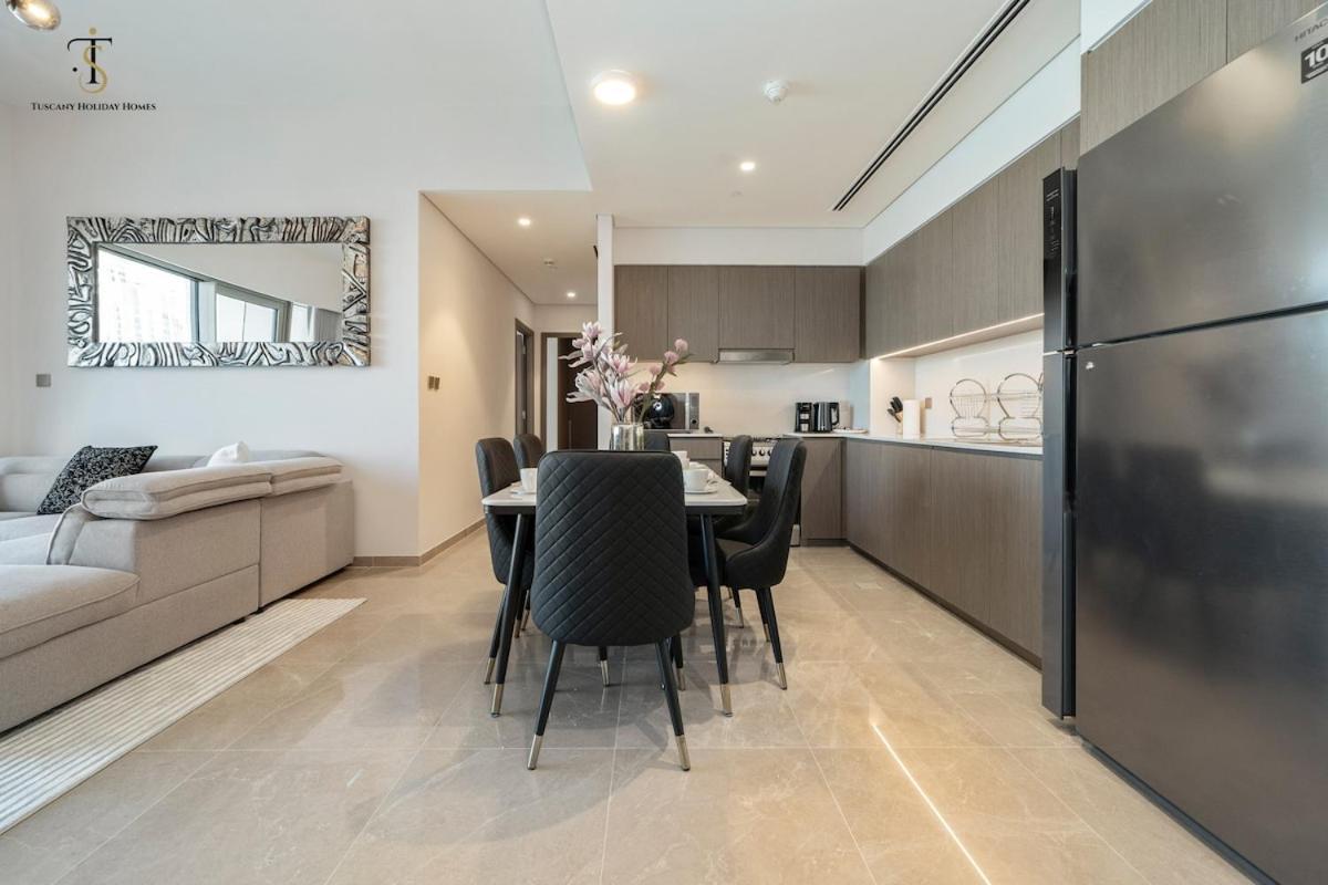 Secluded Fountain View 2br Grande - Downtown Apartment *