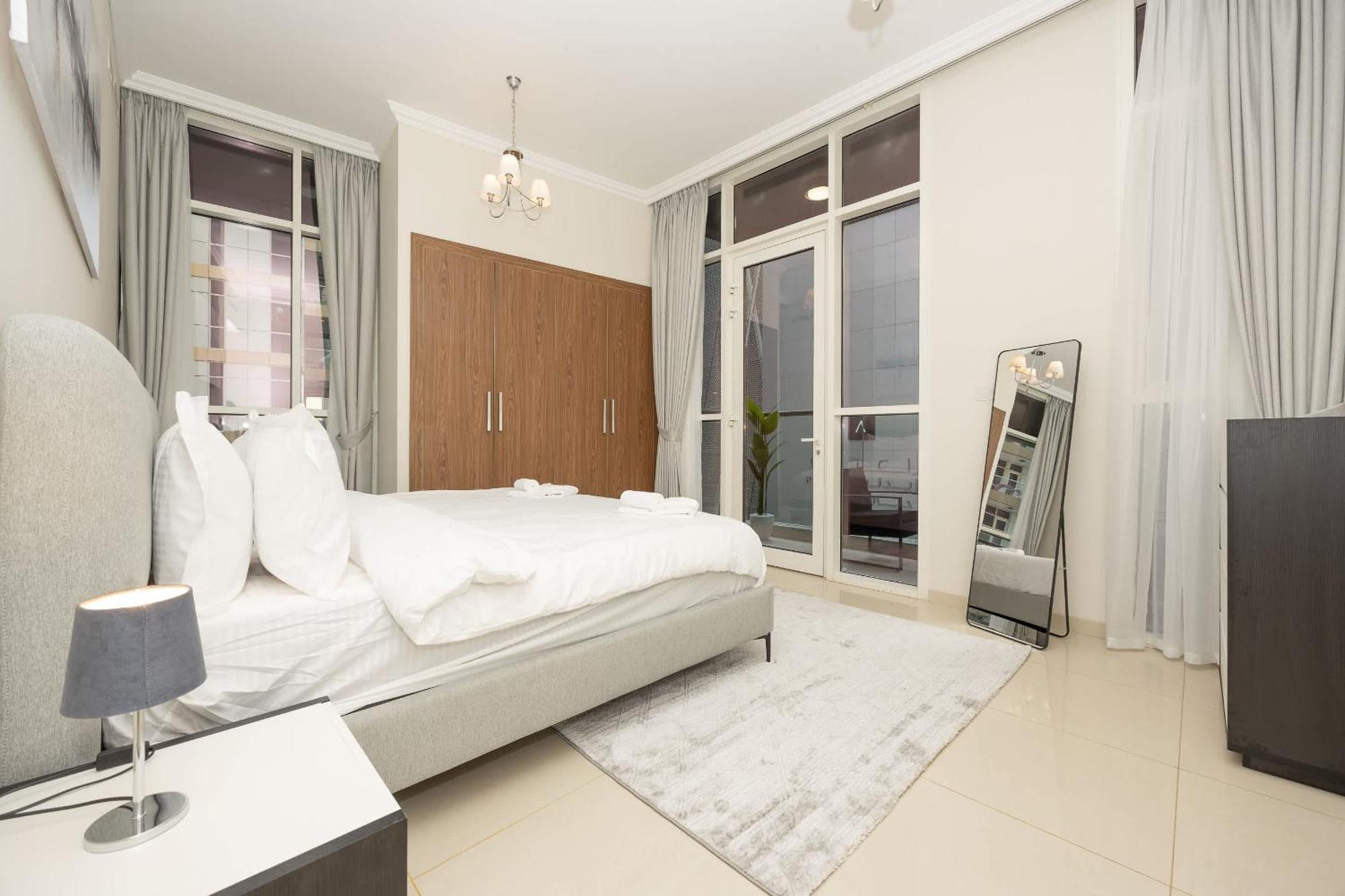 Prime Downtown - Steps From Burj Khalifa Apartment