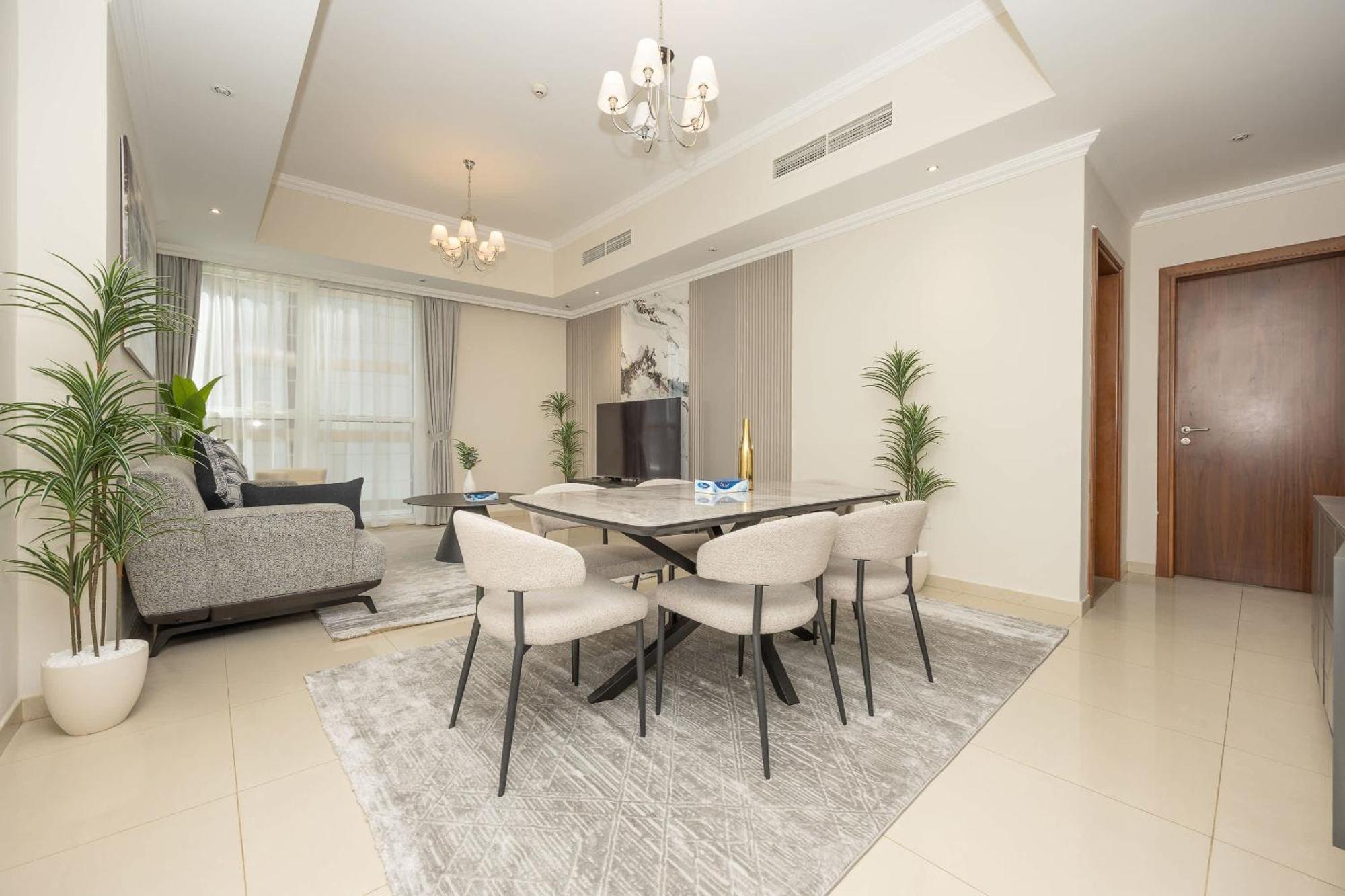 Prime Downtown - Steps From Burj Khalifa Apartment *