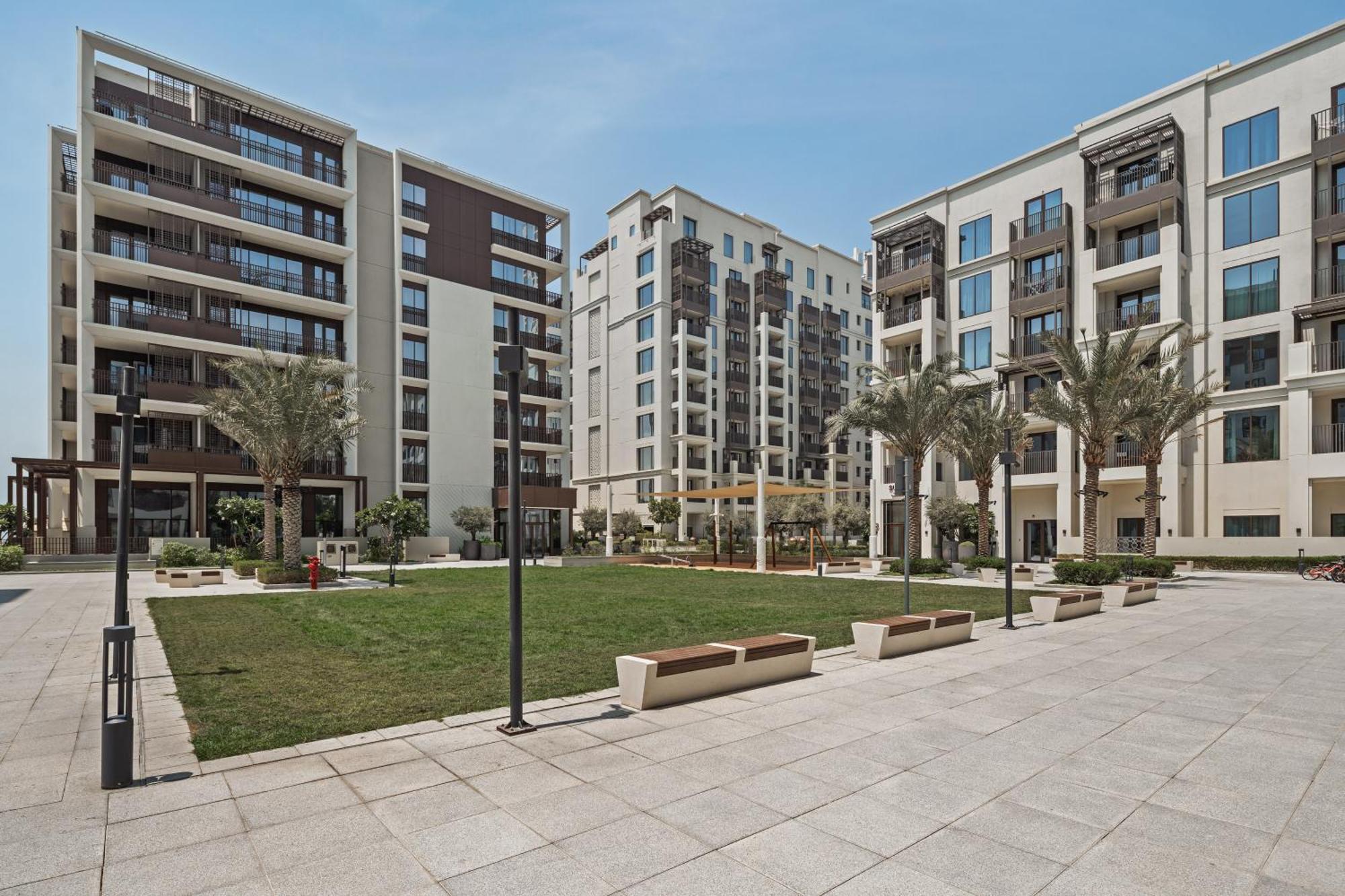 Apartment Harbour Retreat Stunning Community Views