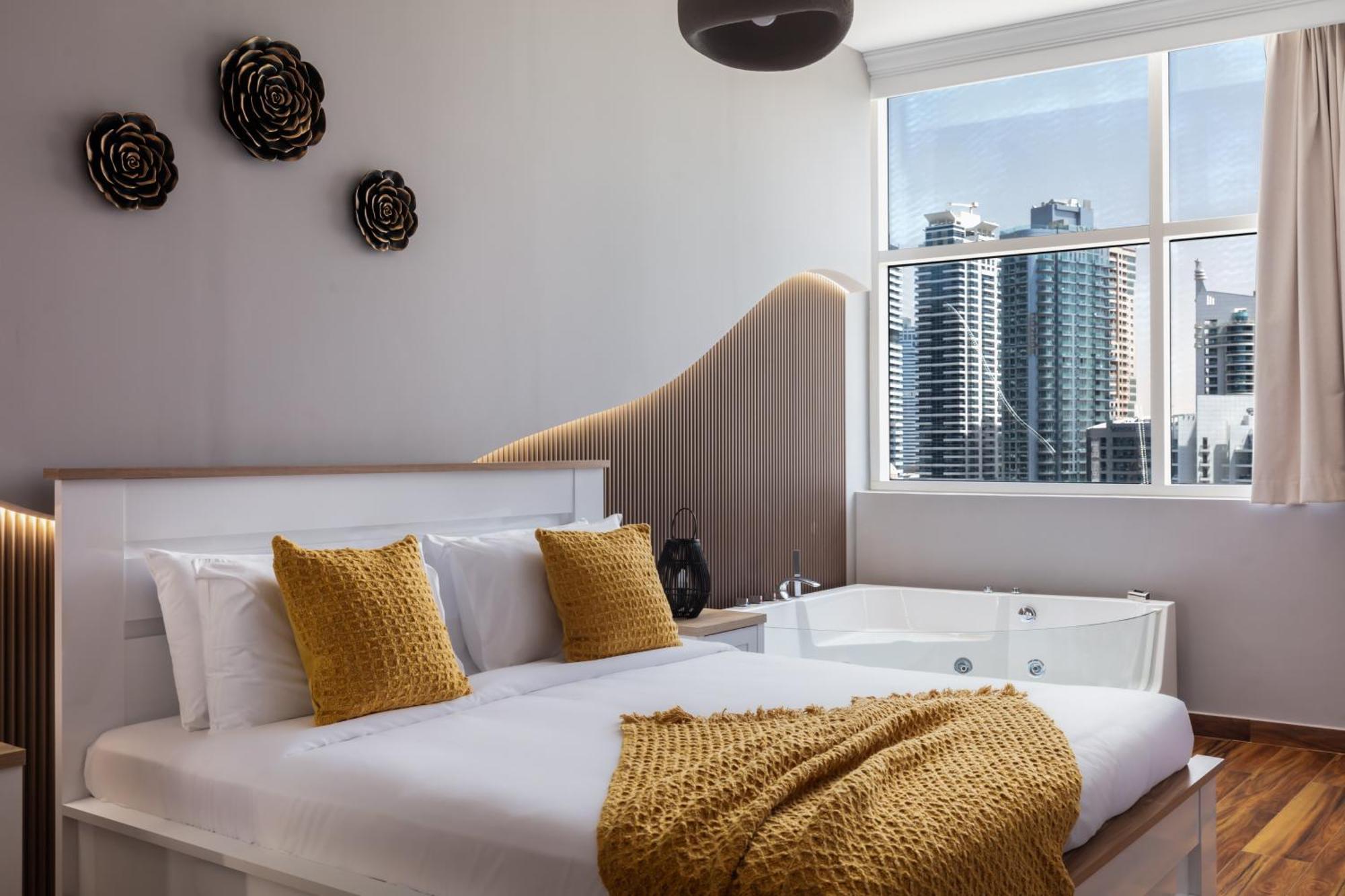 Luxury Marina View With Jacuzzi, Arcade & Balcony Apartment Dubai