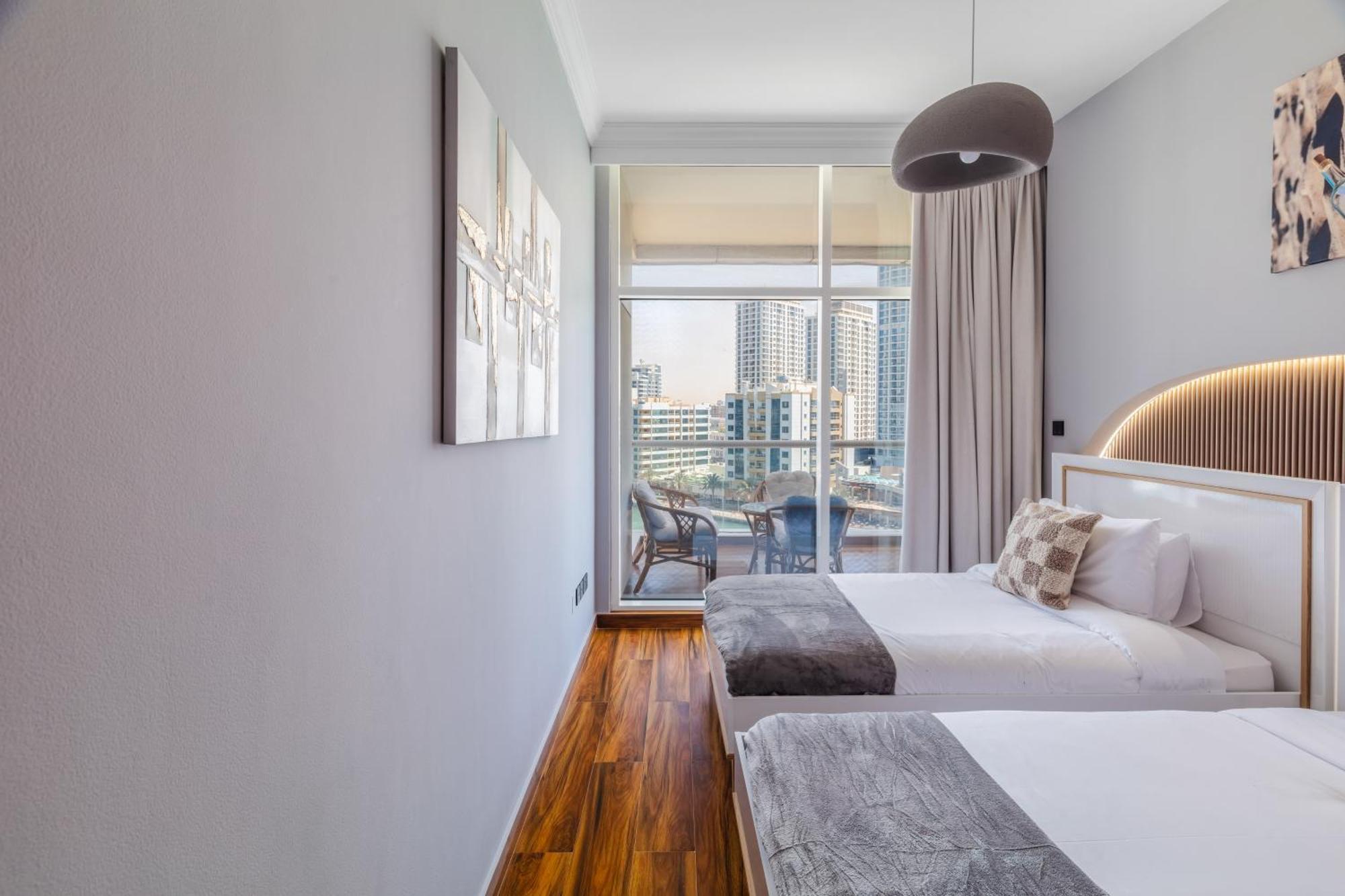 Luxury Marina View With Jacuzzi, Arcade & Balcony Apartment