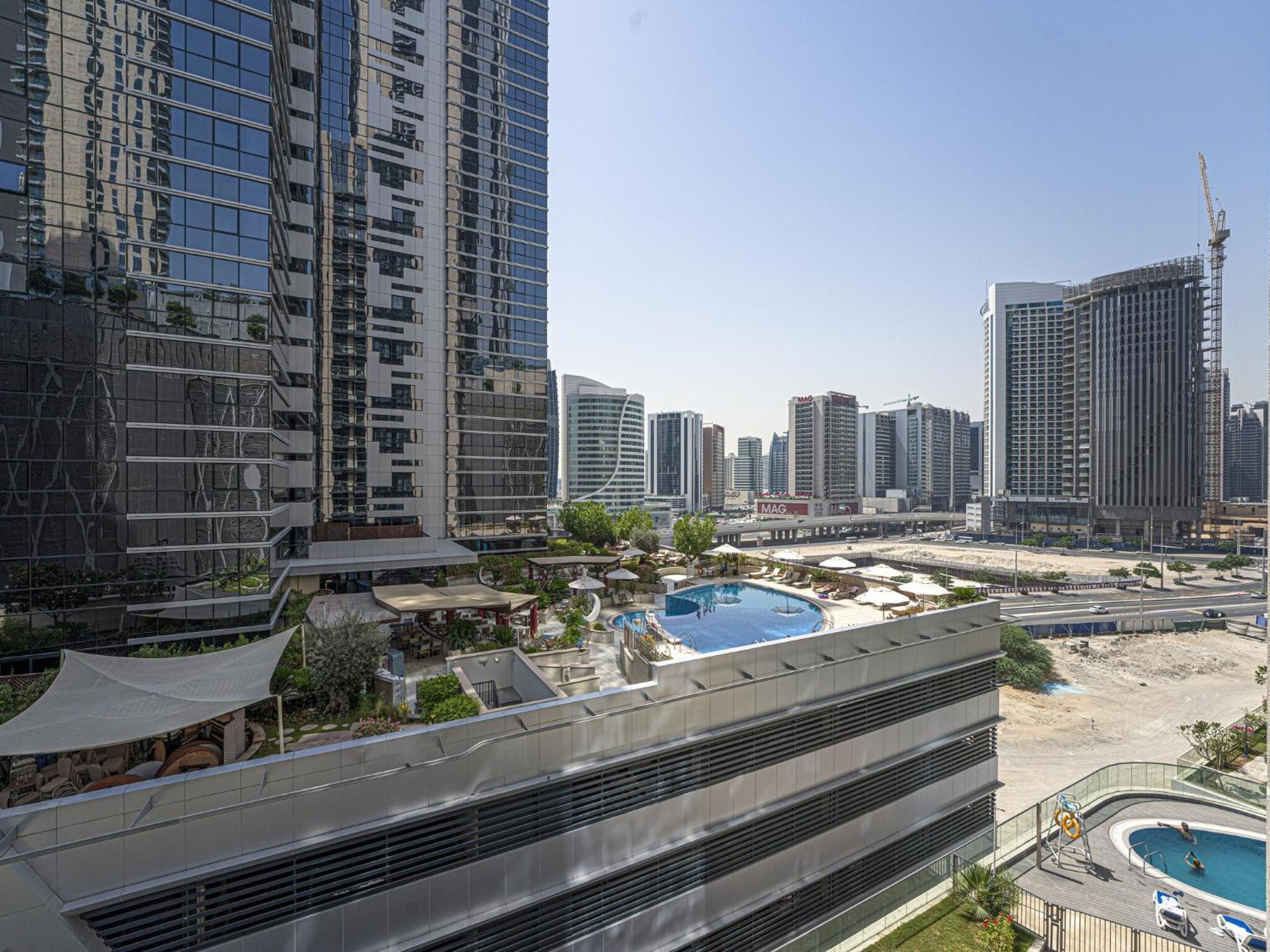 Luxe Near Mall Burj Khalifa Pool Gym Parking Dubai