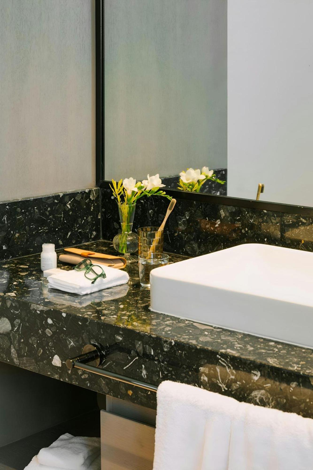 Sonder By Marriott Bonvoy Business Bay 4*