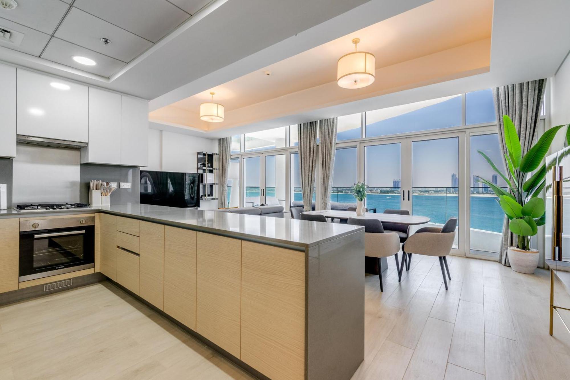 Luxury Azizi Mina Beachfront Dubai