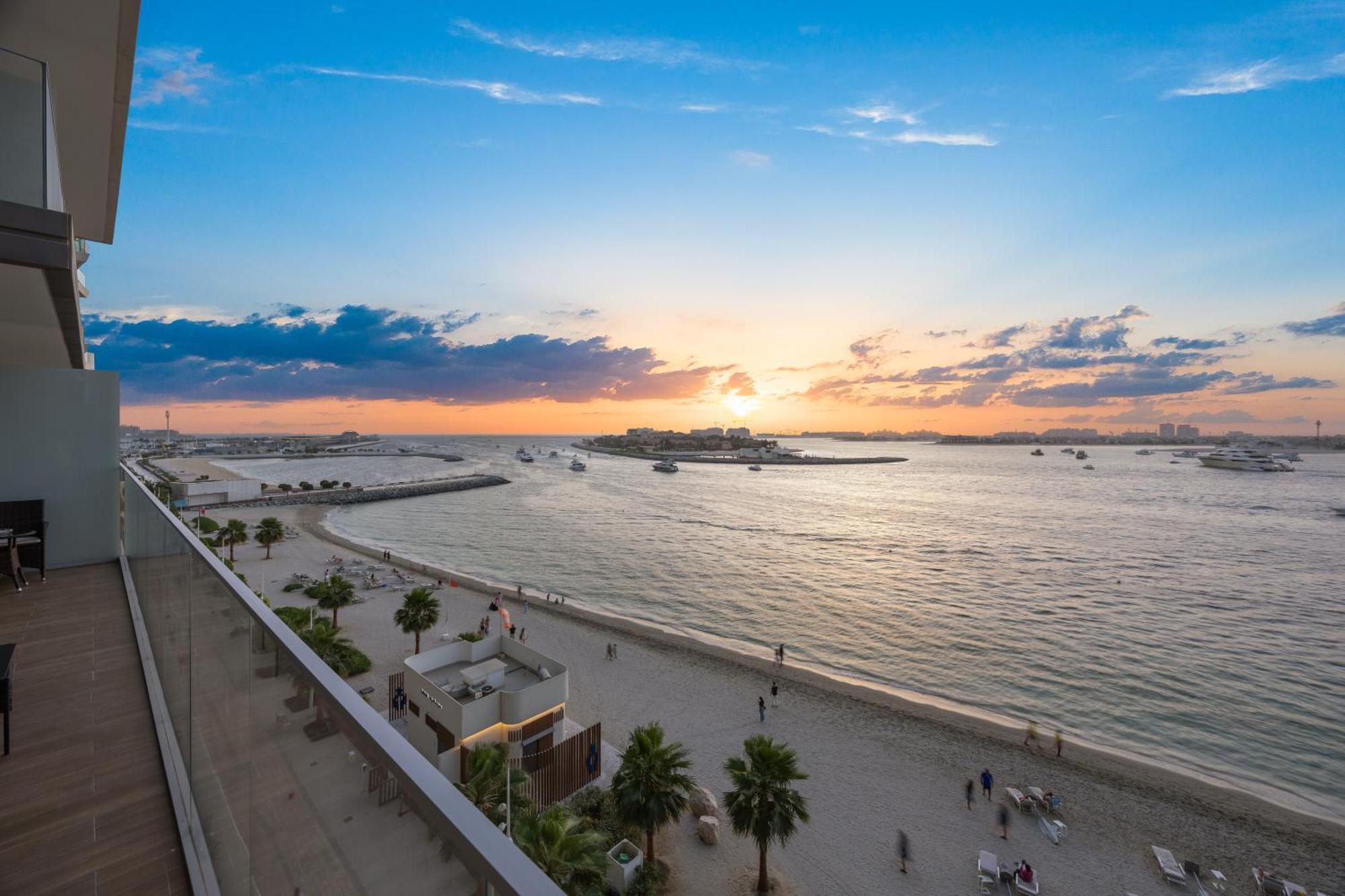 Your Luxury Beachfront Living Apartment Dubai