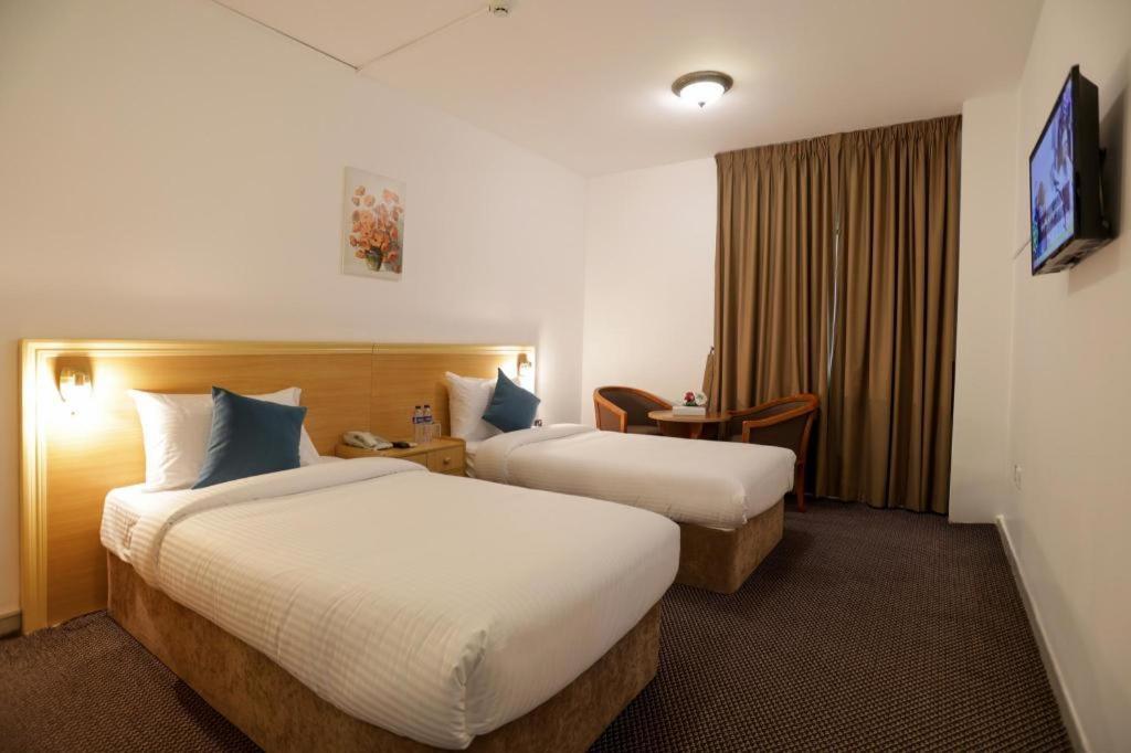 Hotel Click Grand - Bur 2*