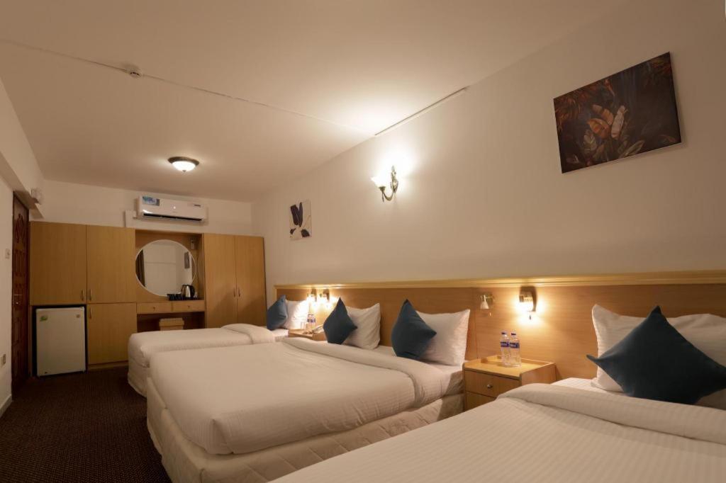 Click Grand - Bur Hotel Dubai