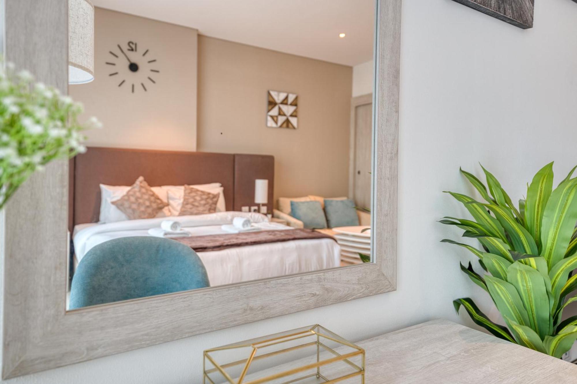 Beachfront Right By Nakheel Mall Apartment