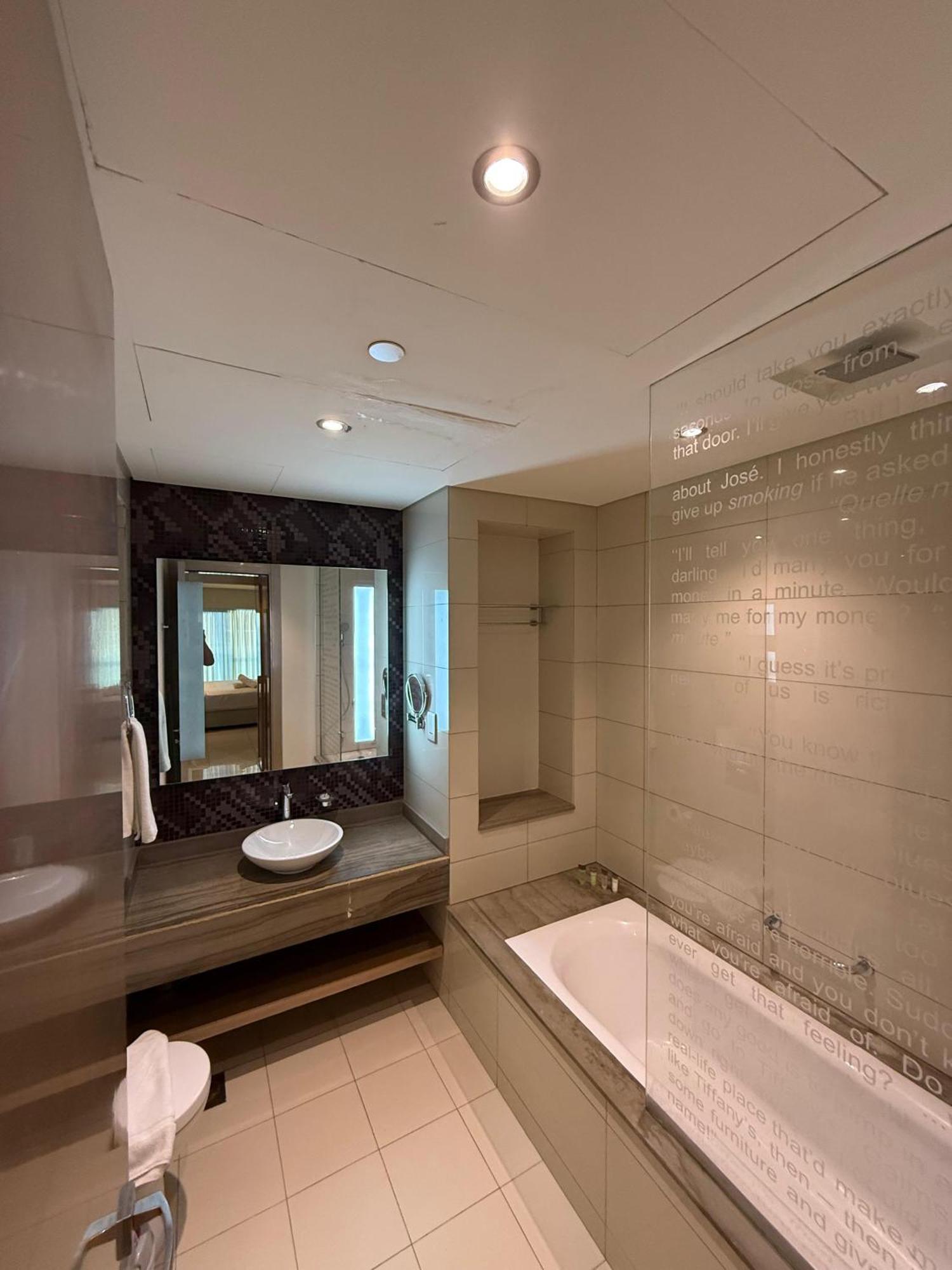 Apartment 4905 Luxury View By Royal Sky Paramount Tower A Dubai