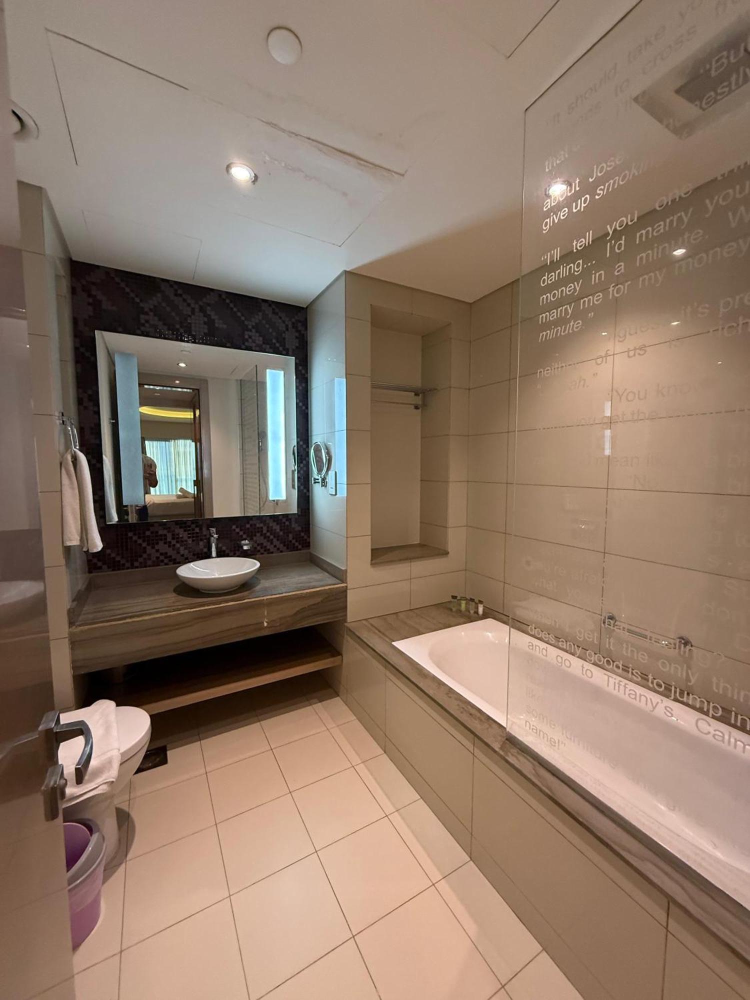 Apartment 4905 Luxury View By Royal Sky Paramount Tower A Dubai