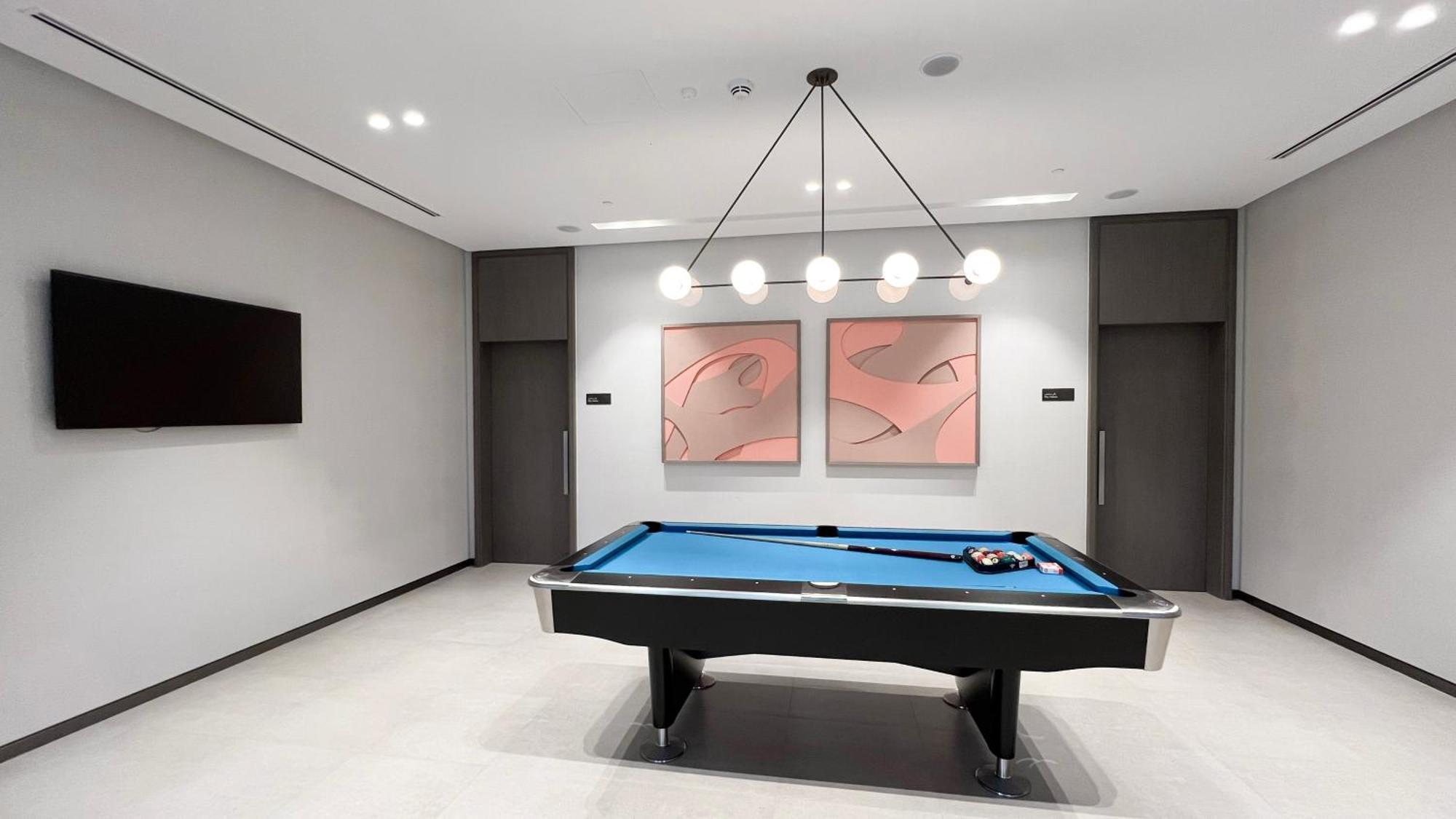 Burj View Luxury 2br In Downtown