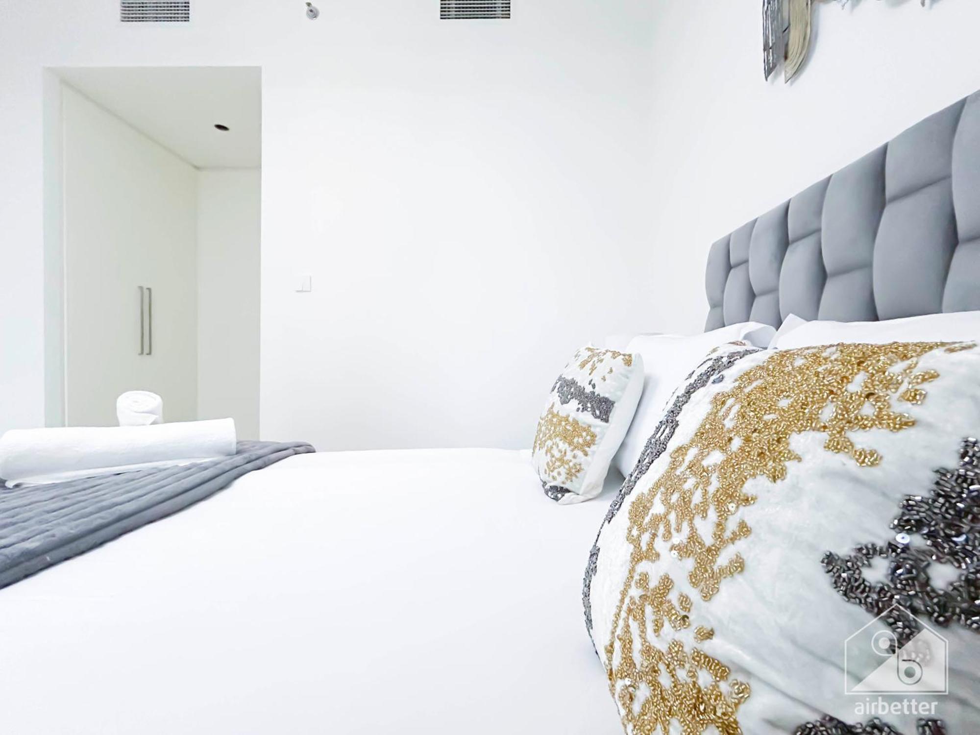 Apartment Luxurious 2br In Burj Crown With Burj Khalifa View Dubai
