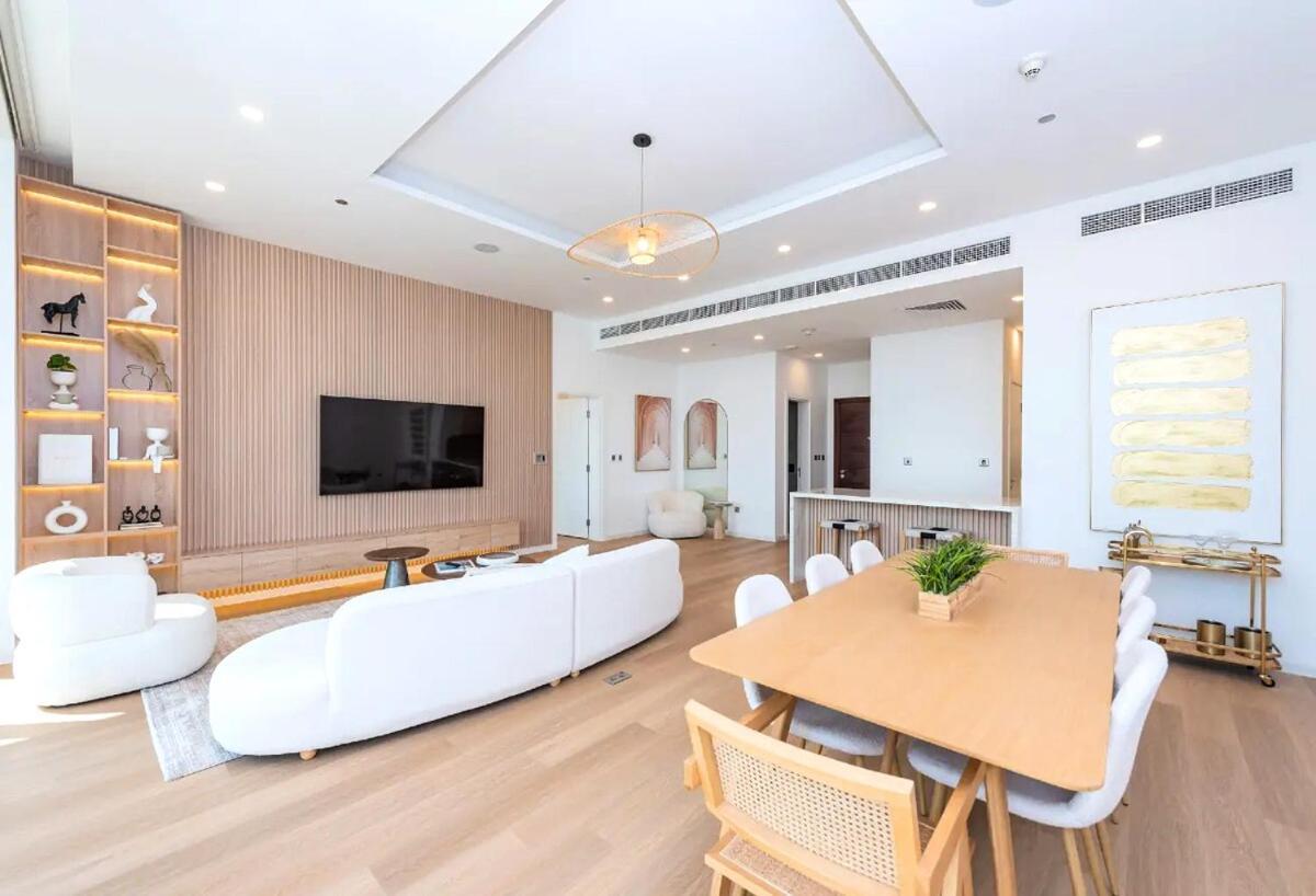 Tiara Residence, The Palm - Elegant 1br With Full Sea View Apartment