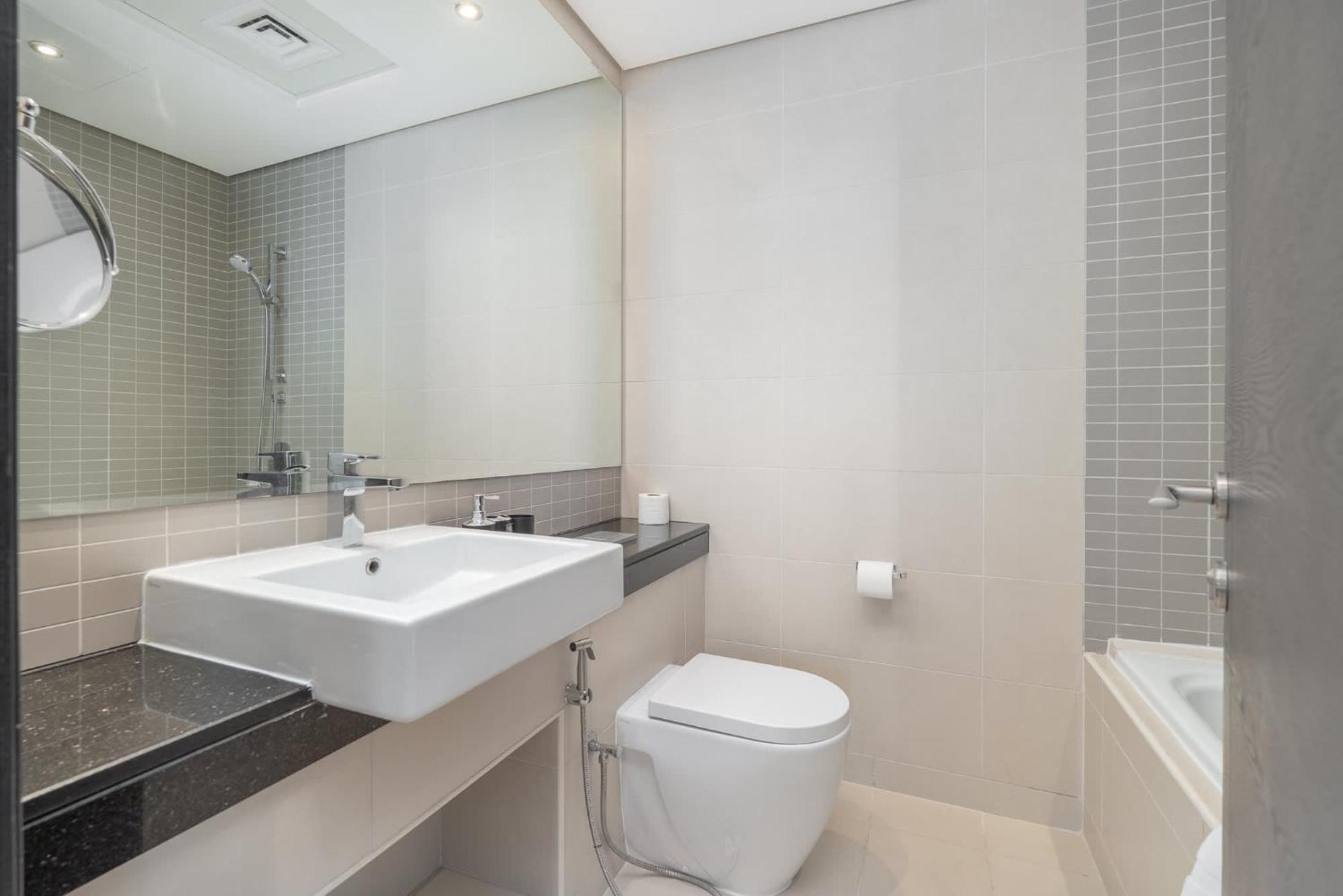 Contemporary 2-bedroom In Silverene Apartment Dubai