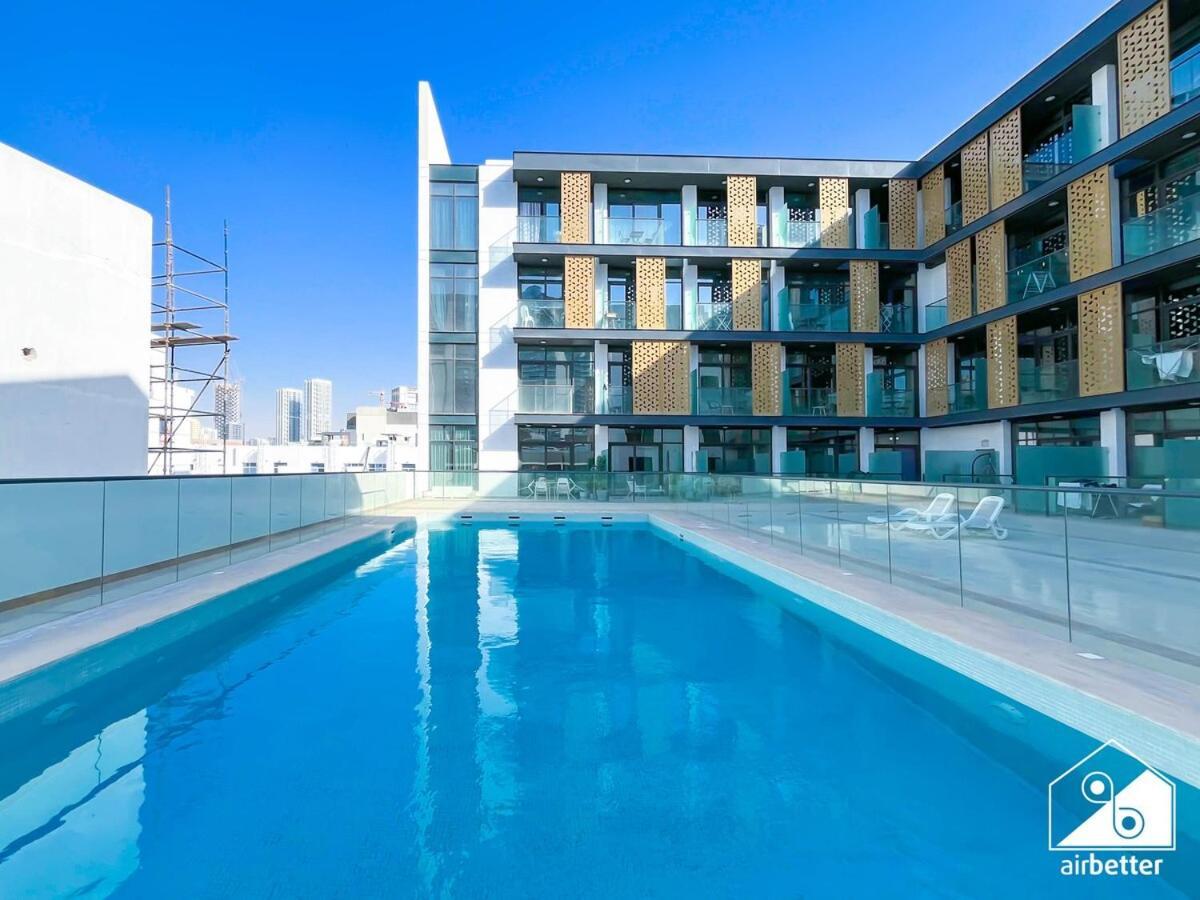 Jvc Amazing With Balcony & Pool View