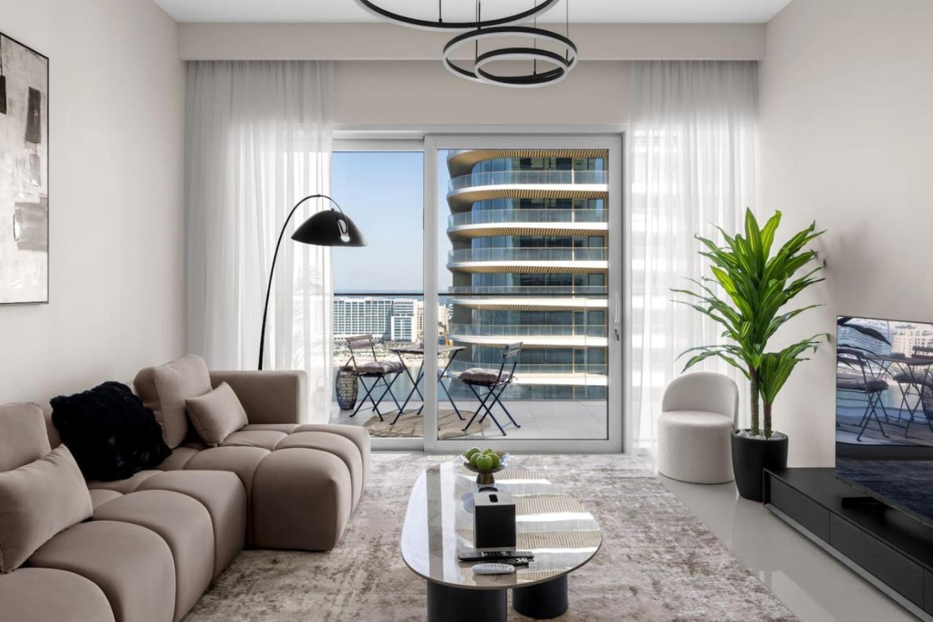 Palm-view 2br Elie Saab Luxury Apartment Dubai