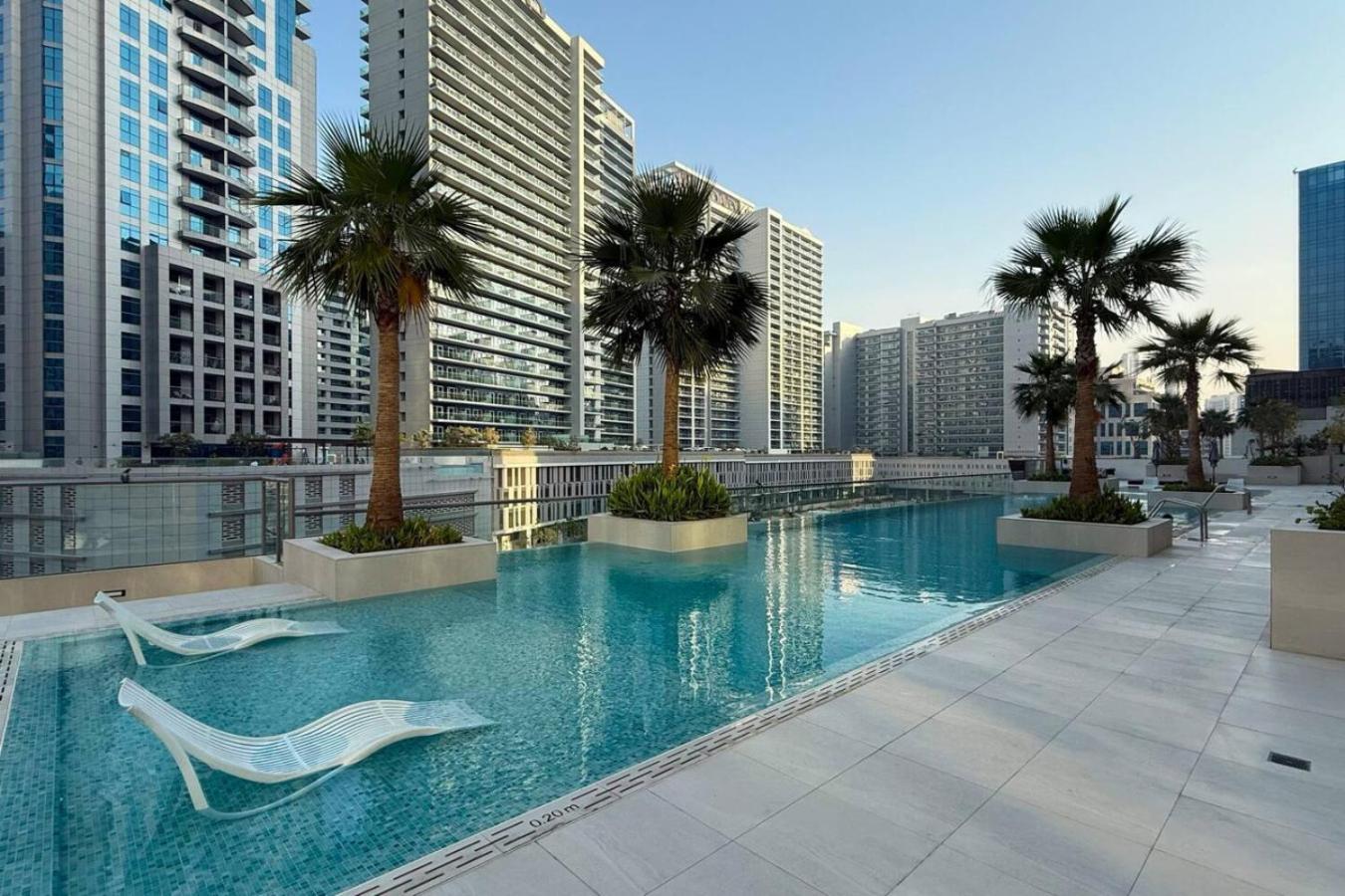 Apartment Luxe 1br Burj View 10 Min Walk To Mall