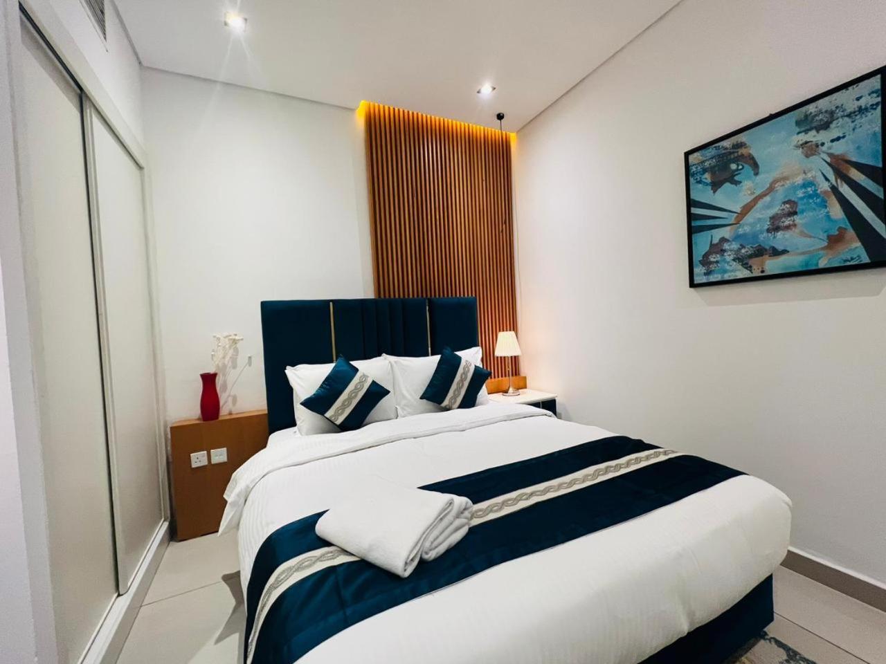 Private In 3 Bedroom Skynest Homes Marina Pinnacle *