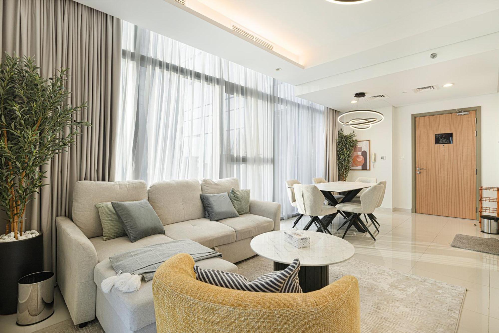 Apartment Luxe 2br With Burj Khalifa View & Infinity Pool *
