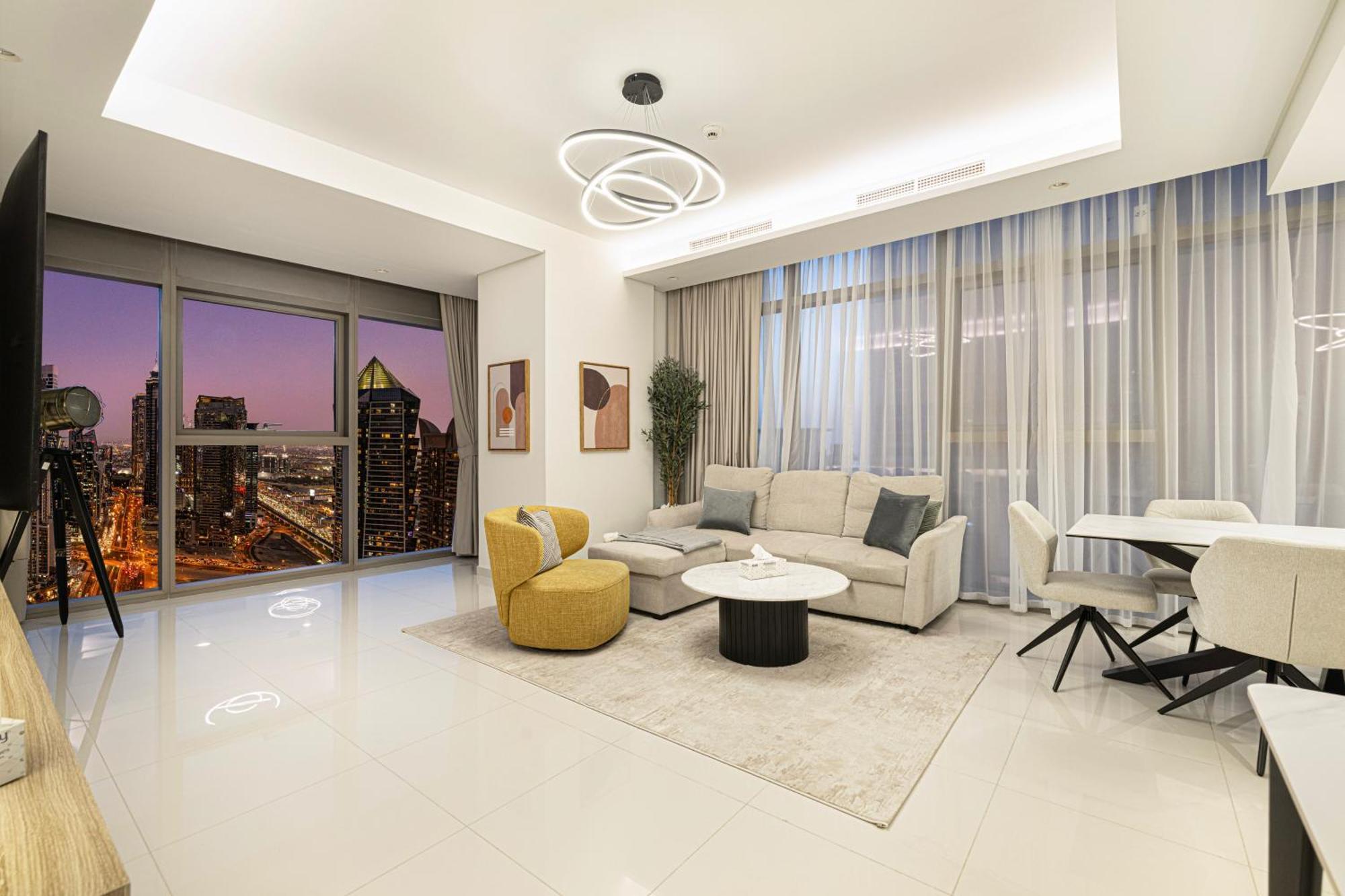 Apartment Luxe 2br With Burj Khalifa View & Infinity Pool *