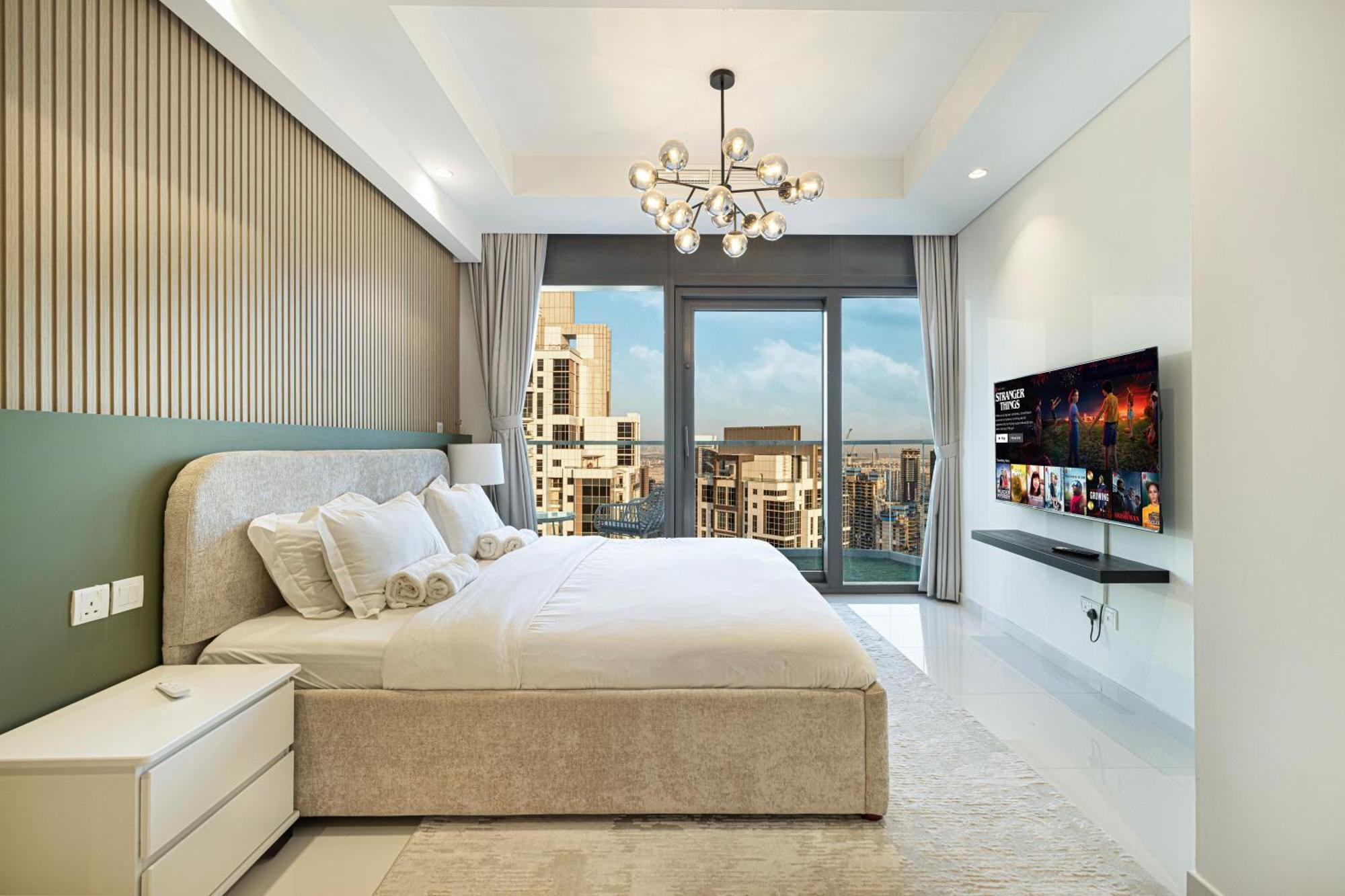 Luxe 2br With Burj Khalifa View & Infinity Pool Apartment Dubai