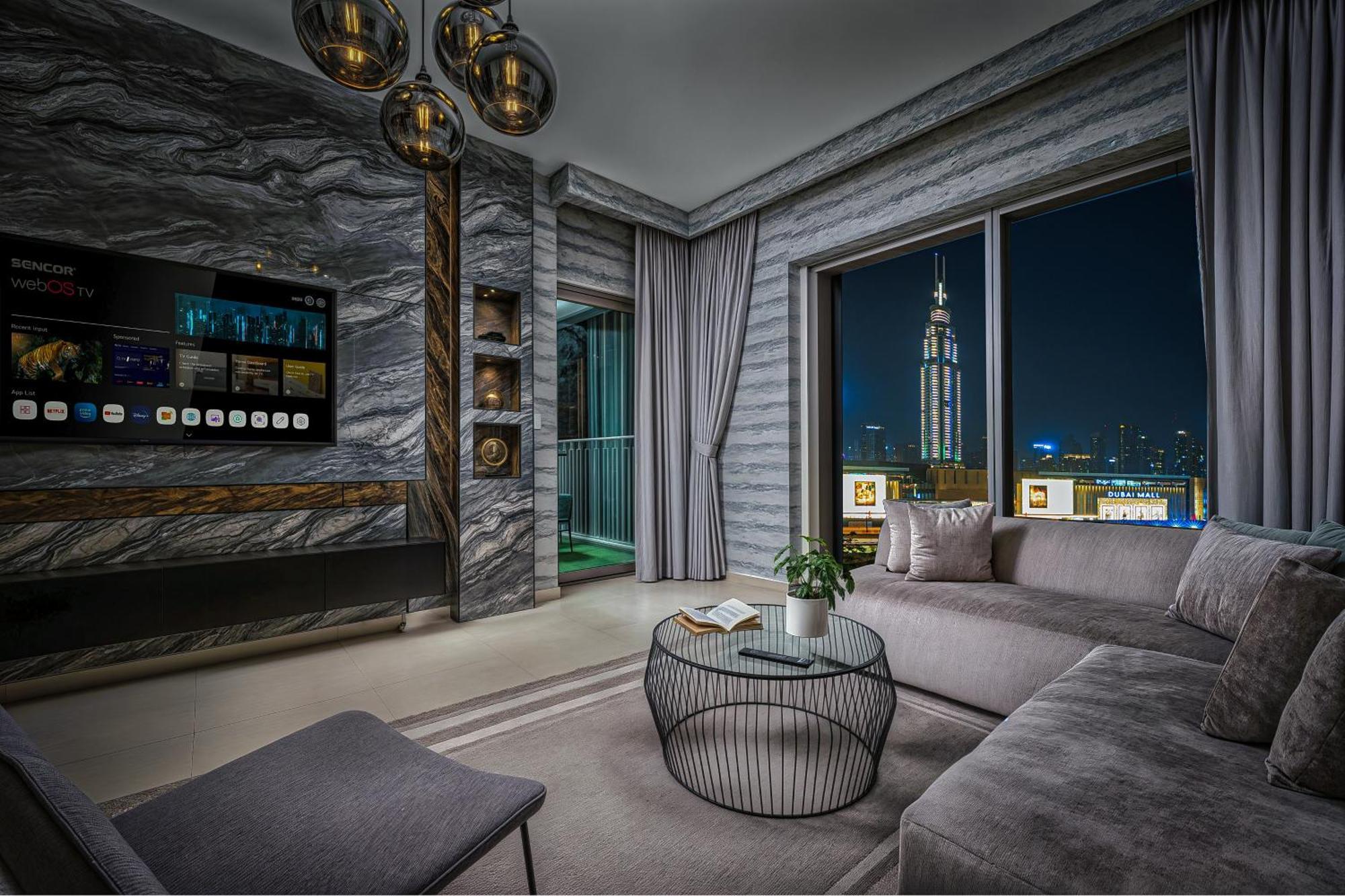 Mall Connection - Burj Views - Turf Balcony Apartment *