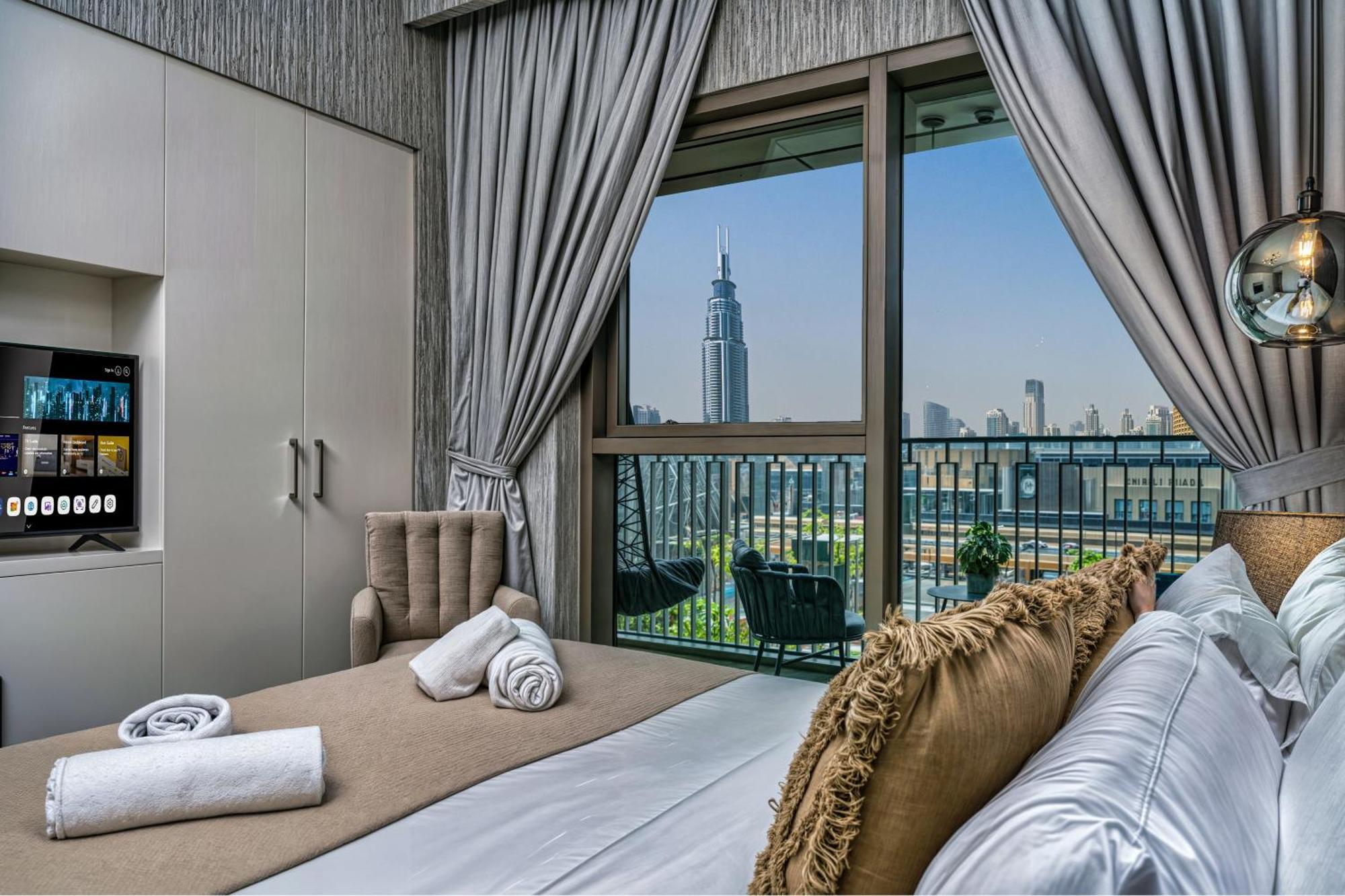 Apartment Mall Connection - Burj Views - Turf Balcony Dubai