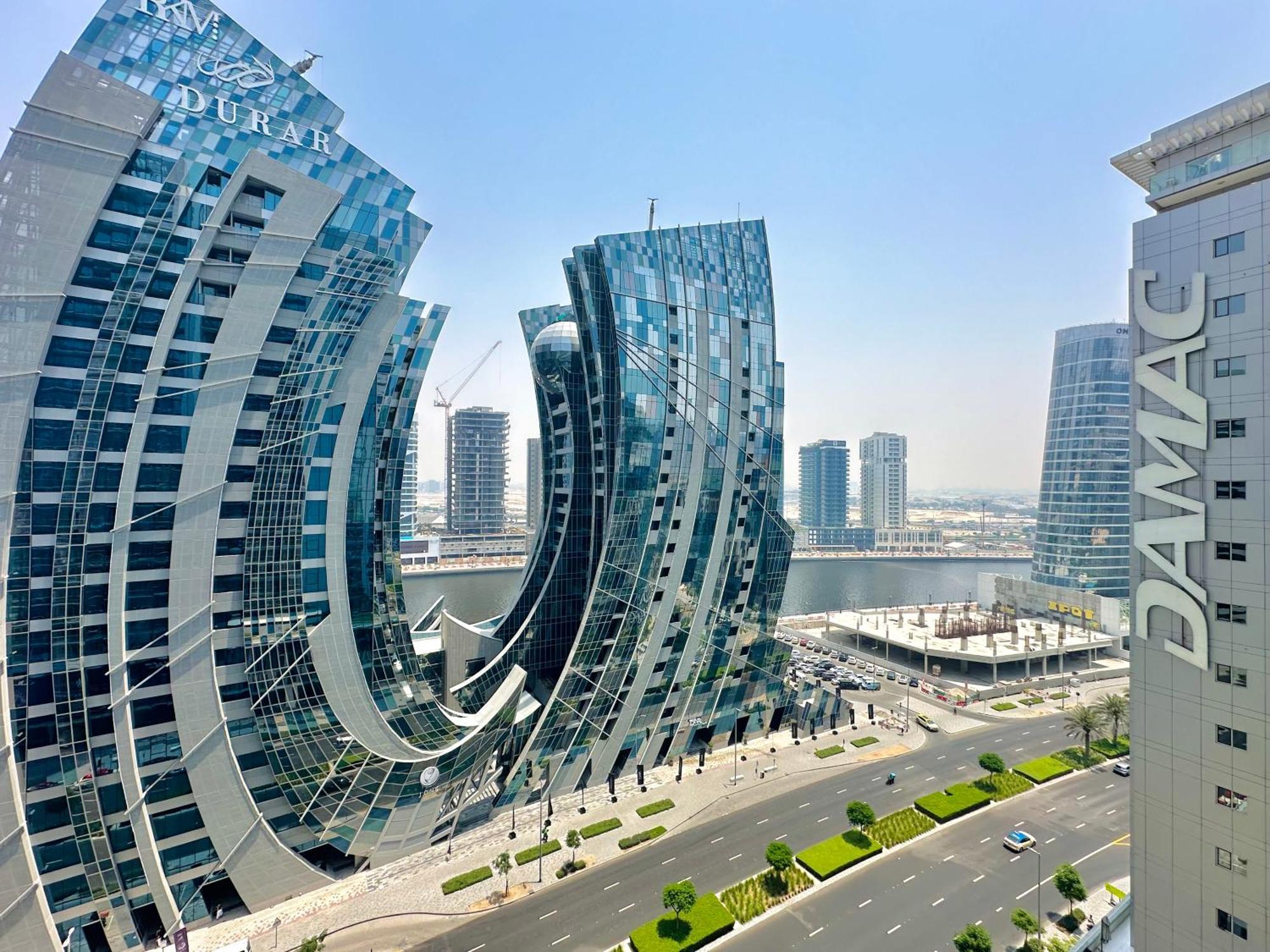 Chic 1-bedroom Retreat With Stunning Canal View Near Burj Khalifa & Business Bay Dubai