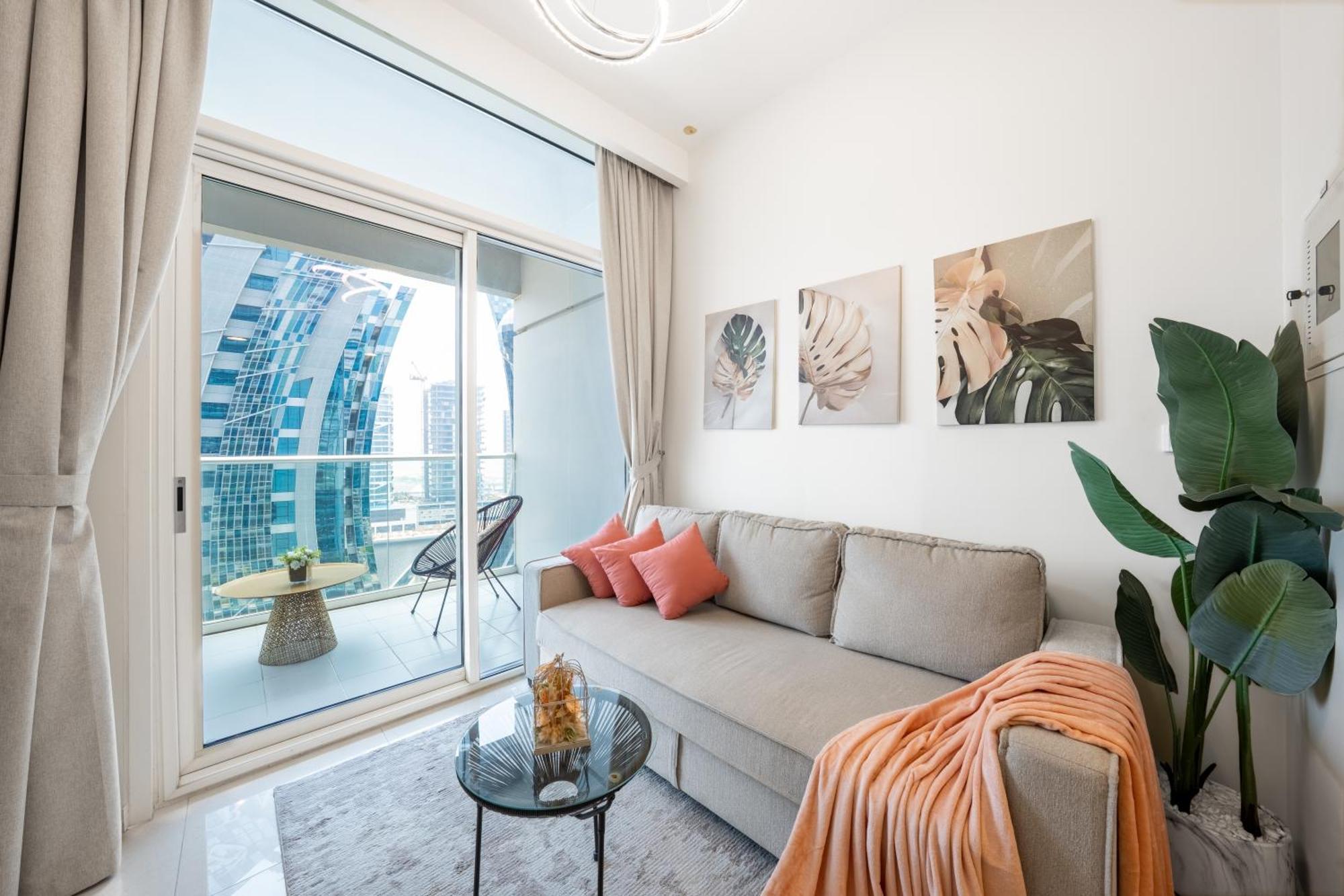 Chic 1-bedroom Retreat With Stunning Canal View Near Burj Khalifa & Business Bay