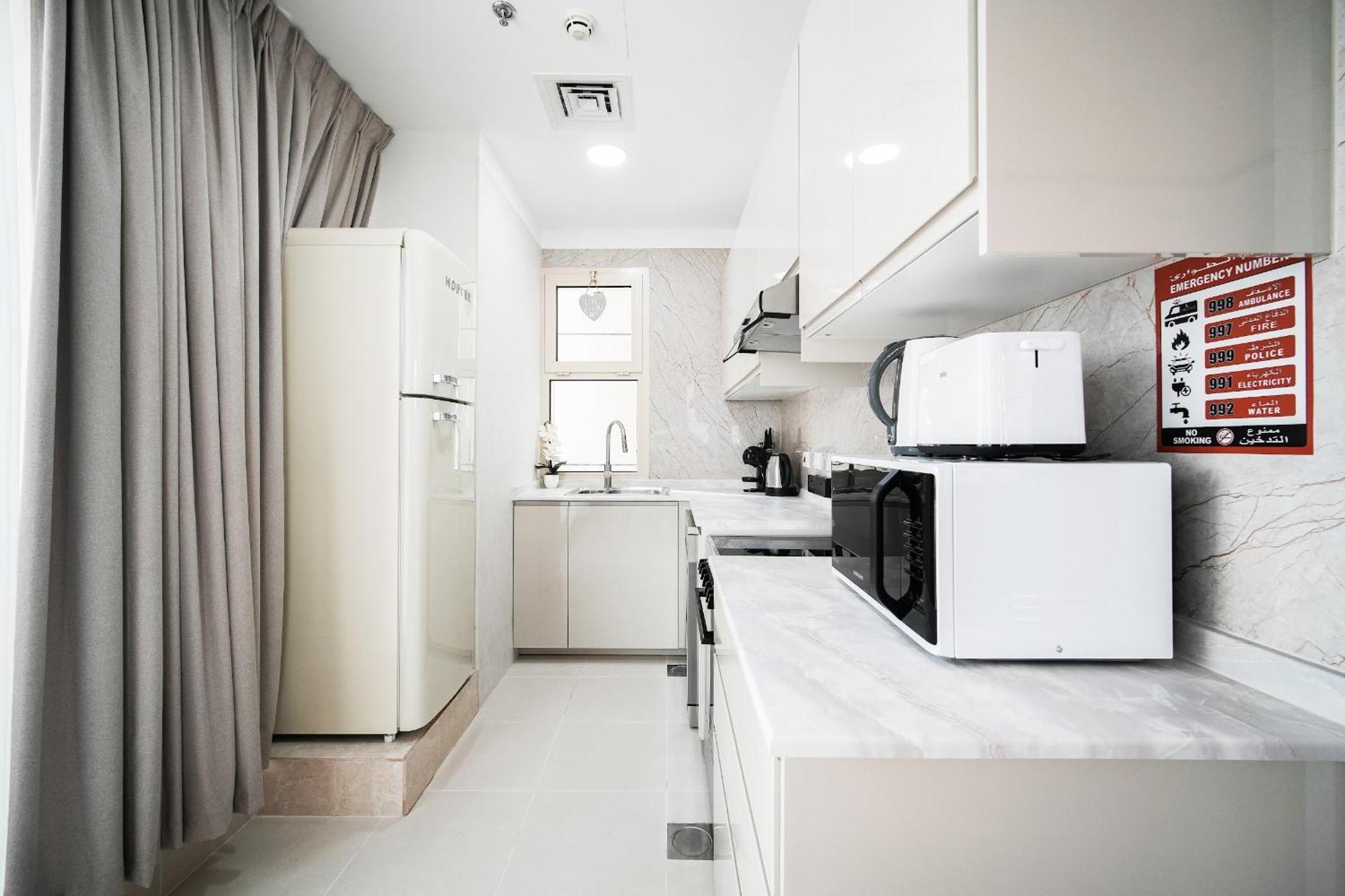 Walk To Jbr - Free Baby Gear - Marina View 2br With Terrace Apartment *