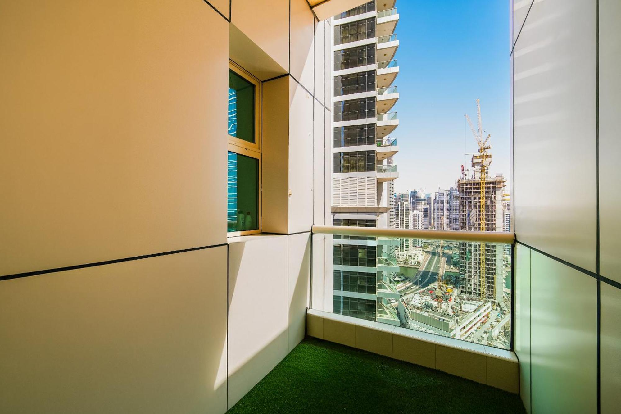Apartment Walk To Jbr - Free Baby Gear - Marina View 2br With Terrace