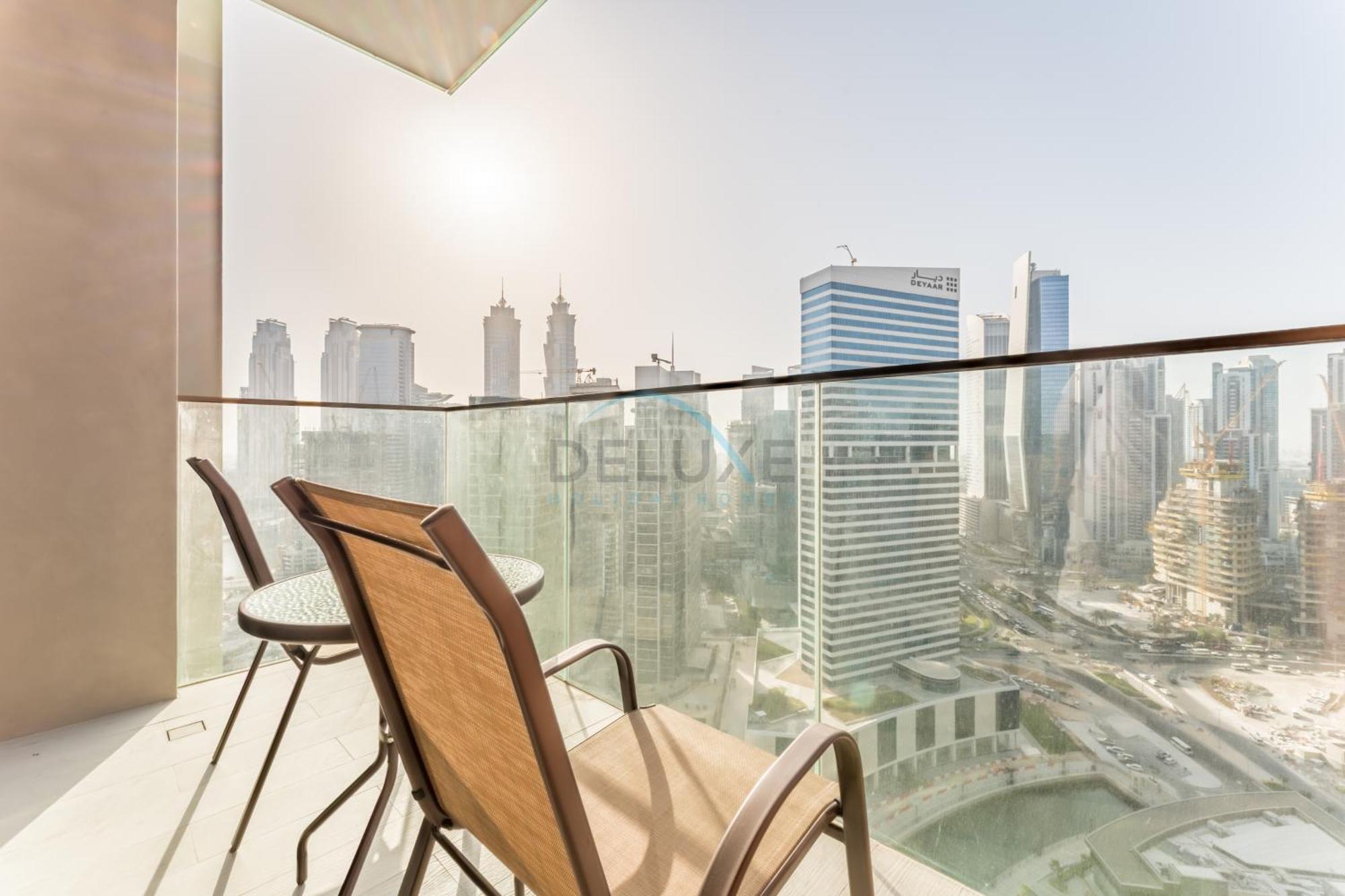 Apartment Luxury Steps From Canal And Minutes To Burj Khalifa, Peninsula Five Dubai
