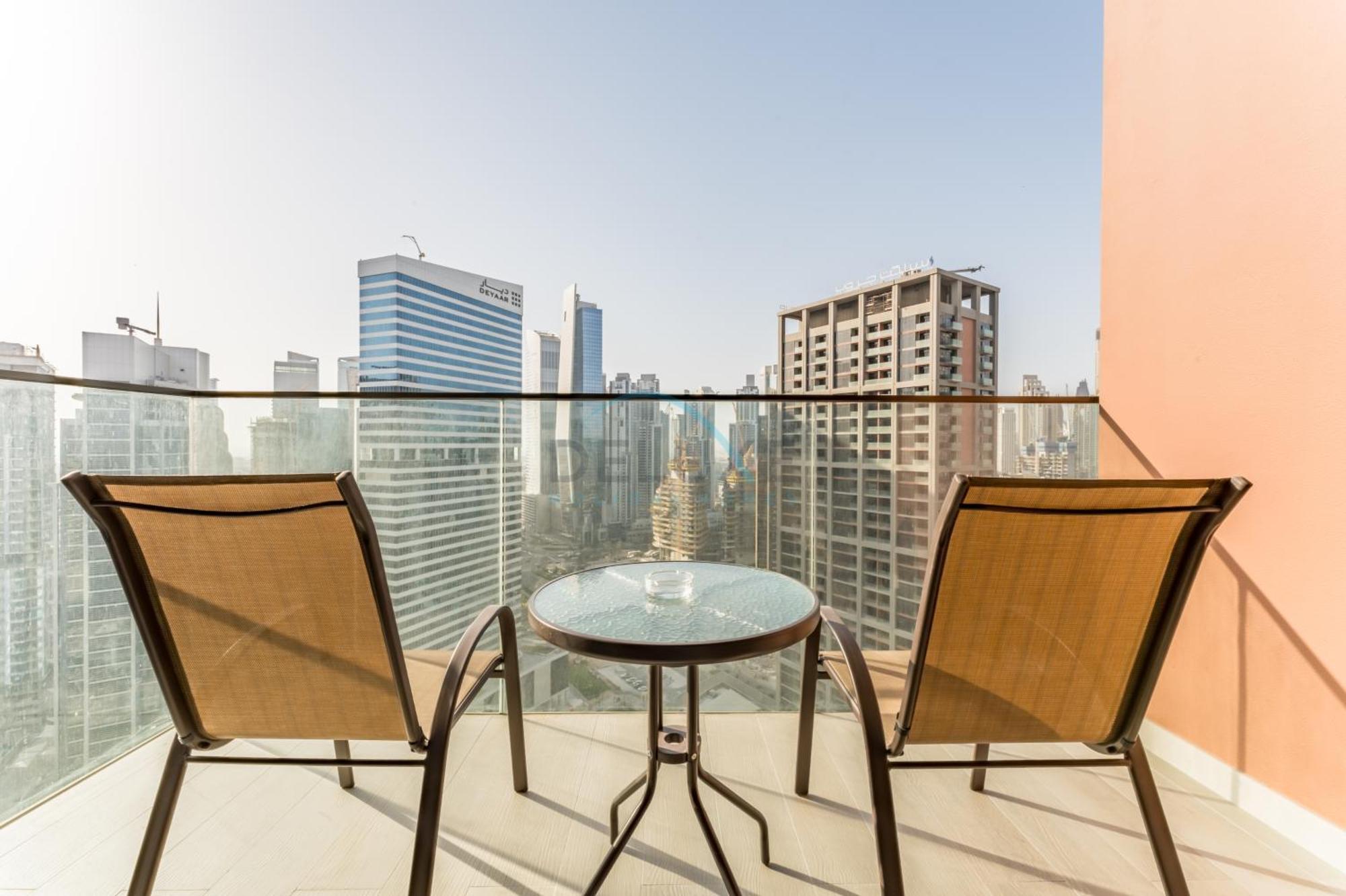 Luxury Steps From Canal And Minutes To Burj Khalifa, Peninsula Five Dubai