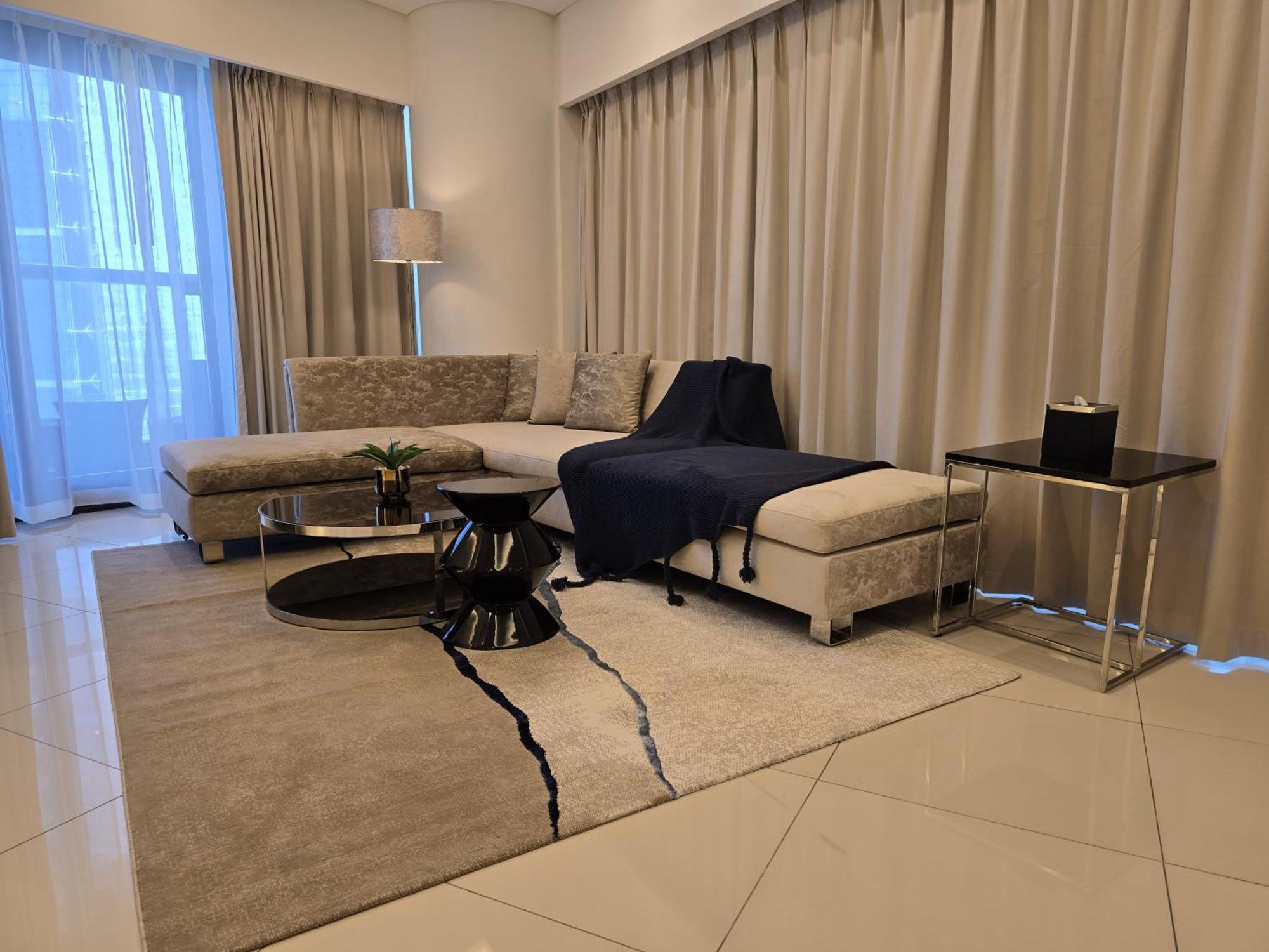 Quill At Paramount Towers 3 Bedroom Creek View Aparthotel