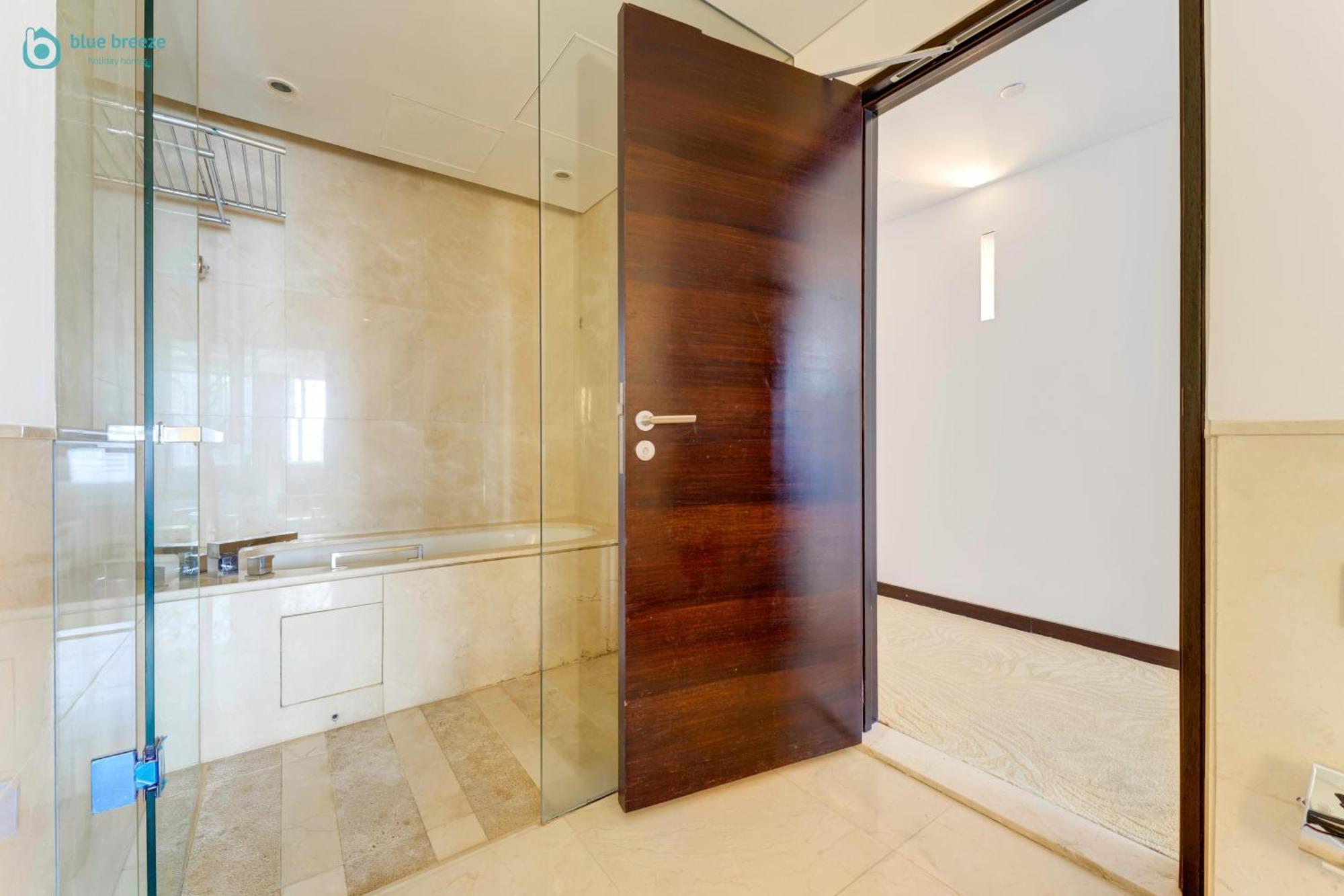 Blue Breeze - The Address Marina Mall Apartment Dubai