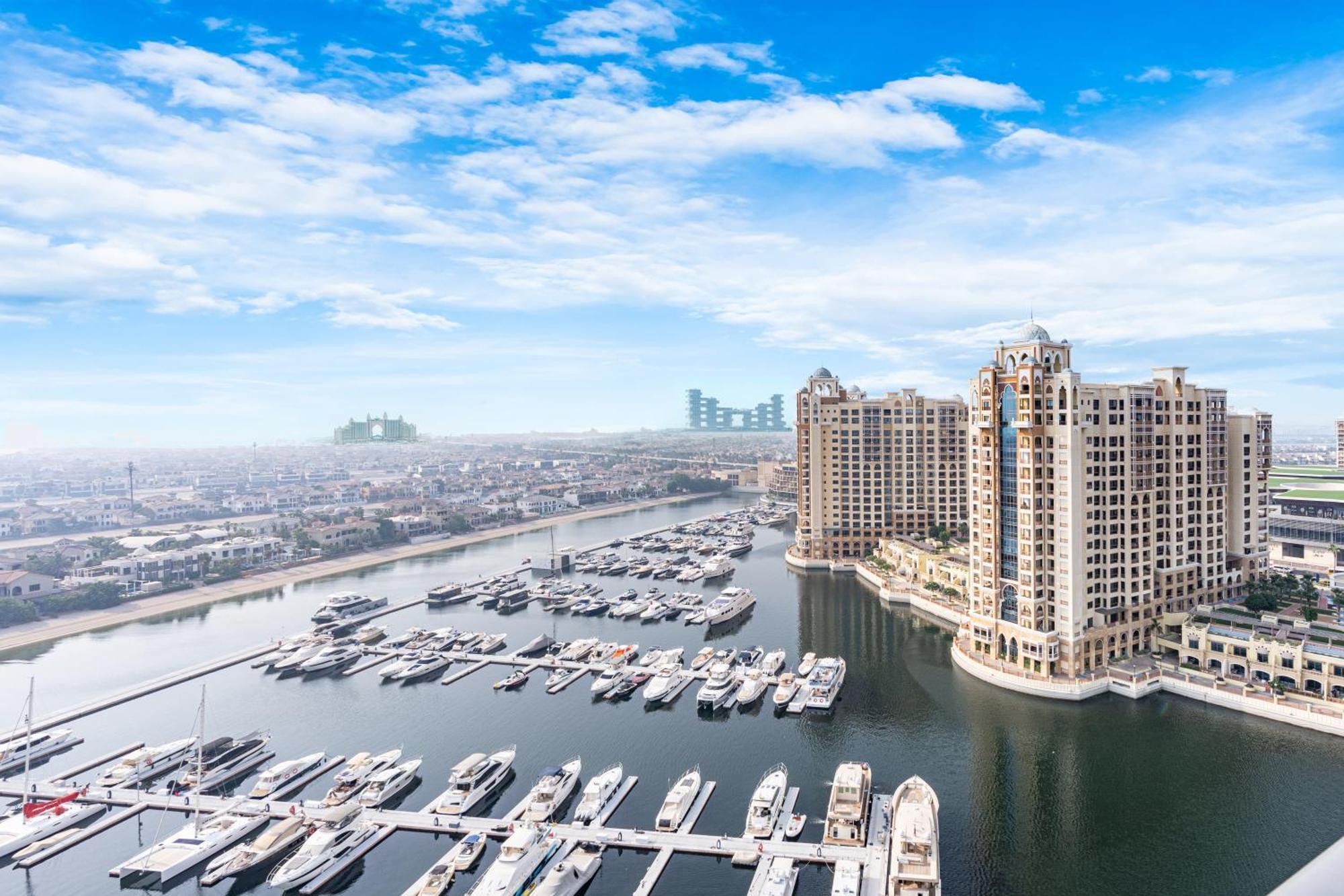 Palm Next To Nakheel Mall With Private Apartment *